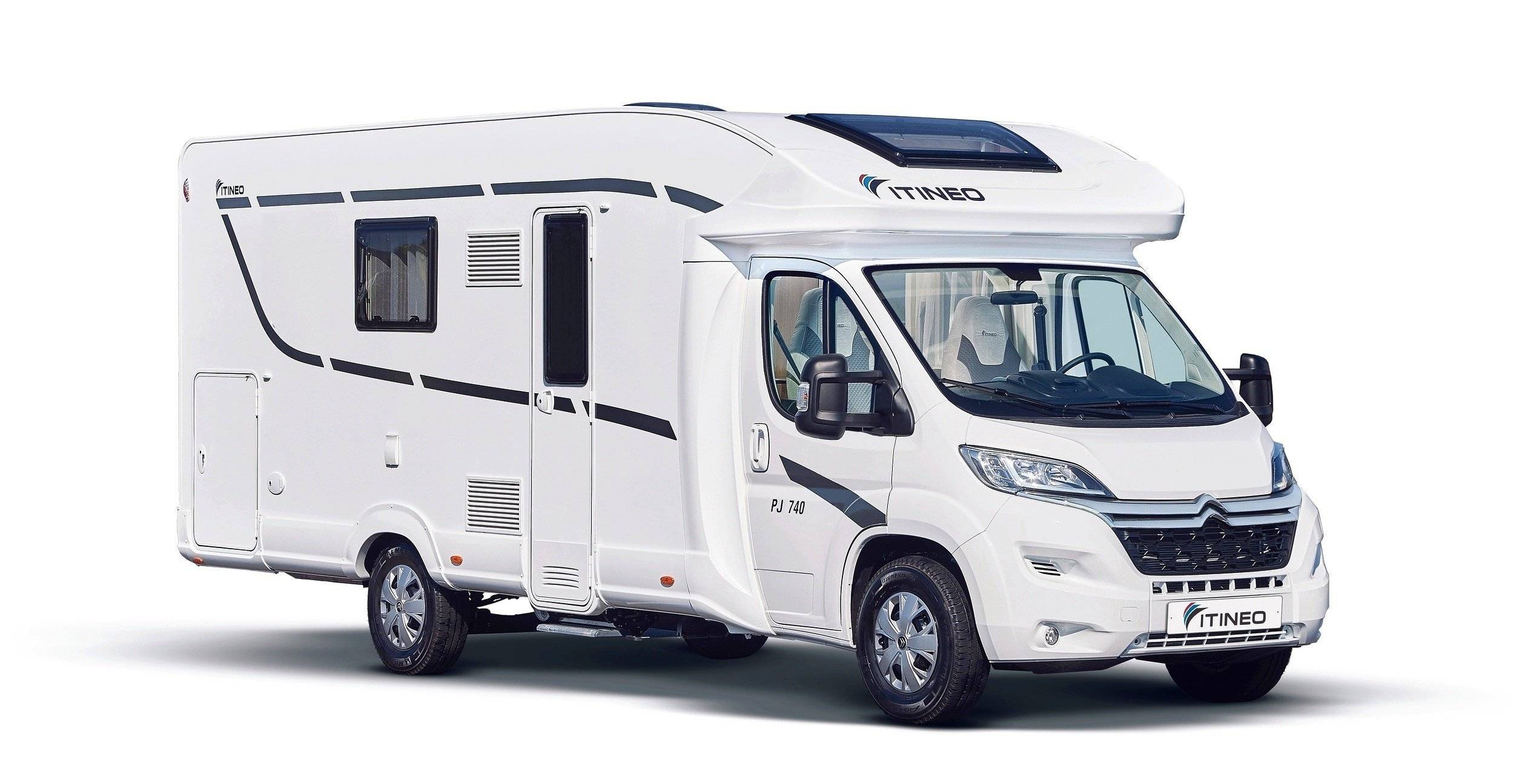 Vue avant de 3/4 Citroën C25 D - Yescapa