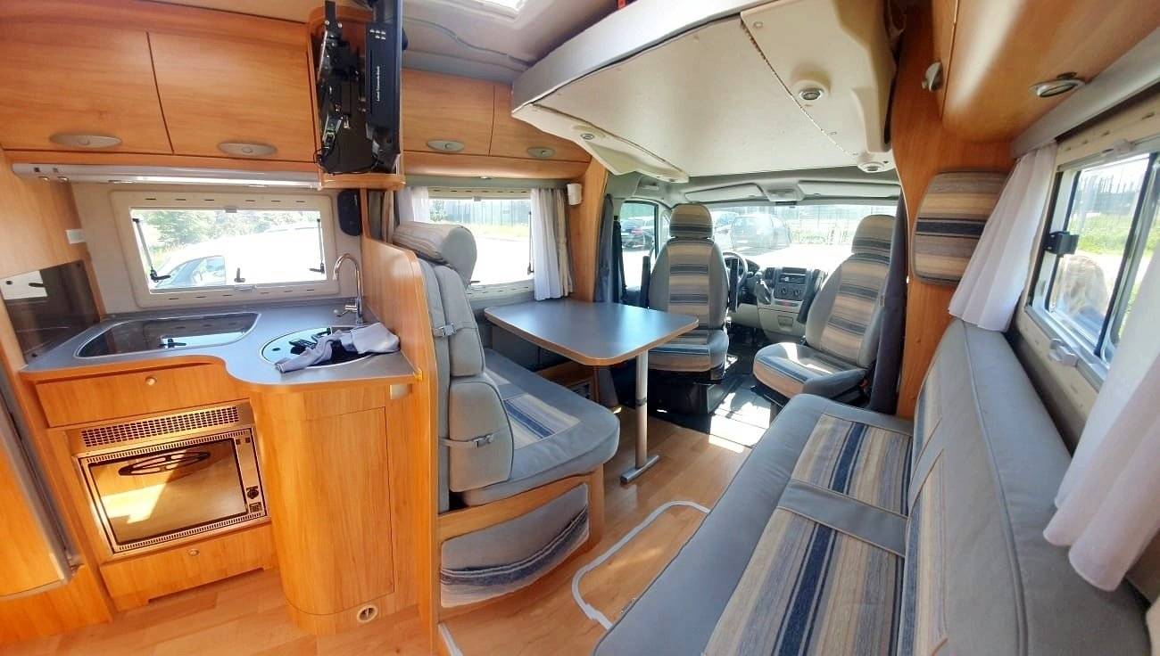Dinette Fiat Ducato 3,0 l 160 ch - Yescapa
