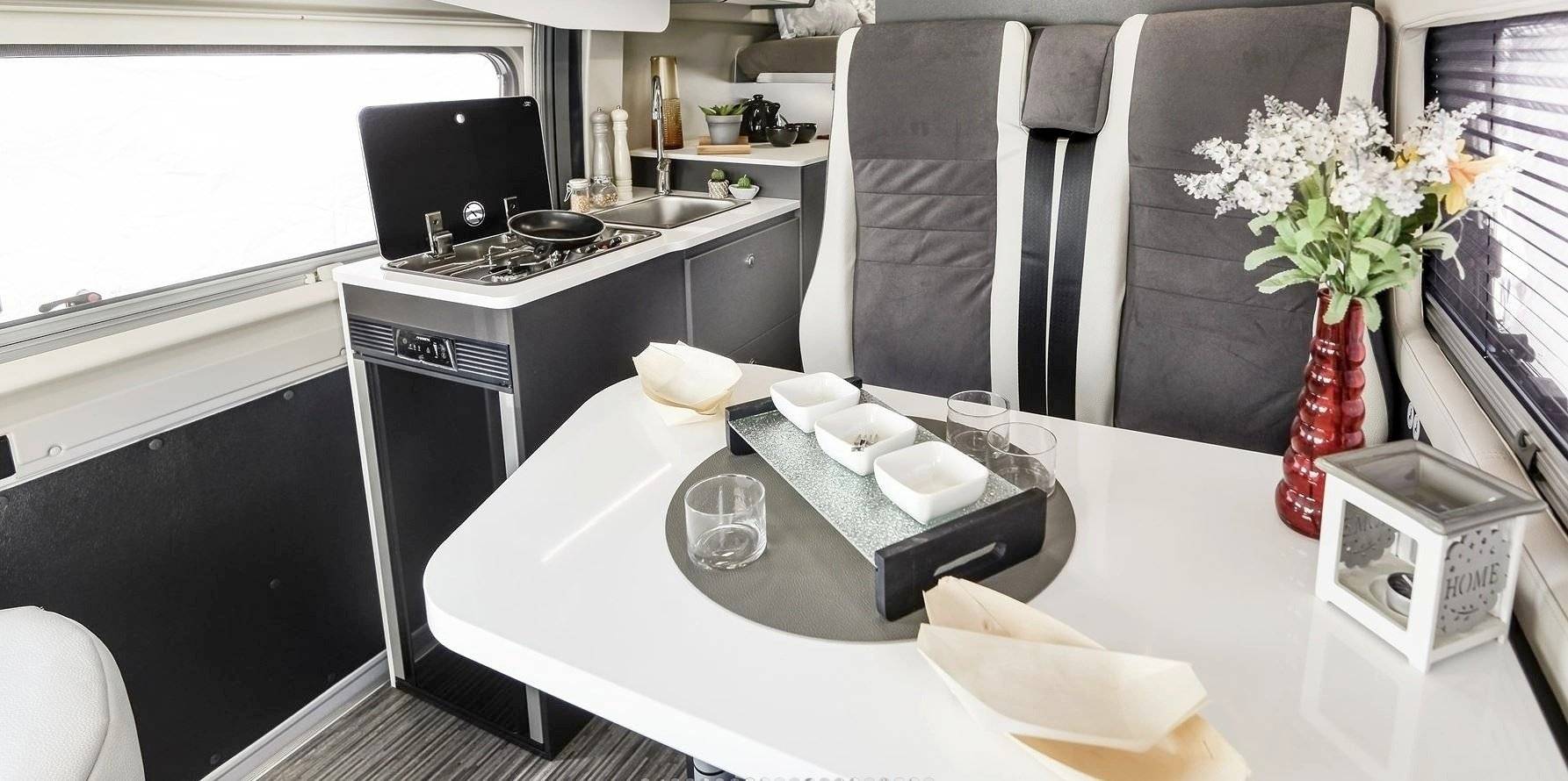 Dining Area Fiat Fiat ducato - Yescapa