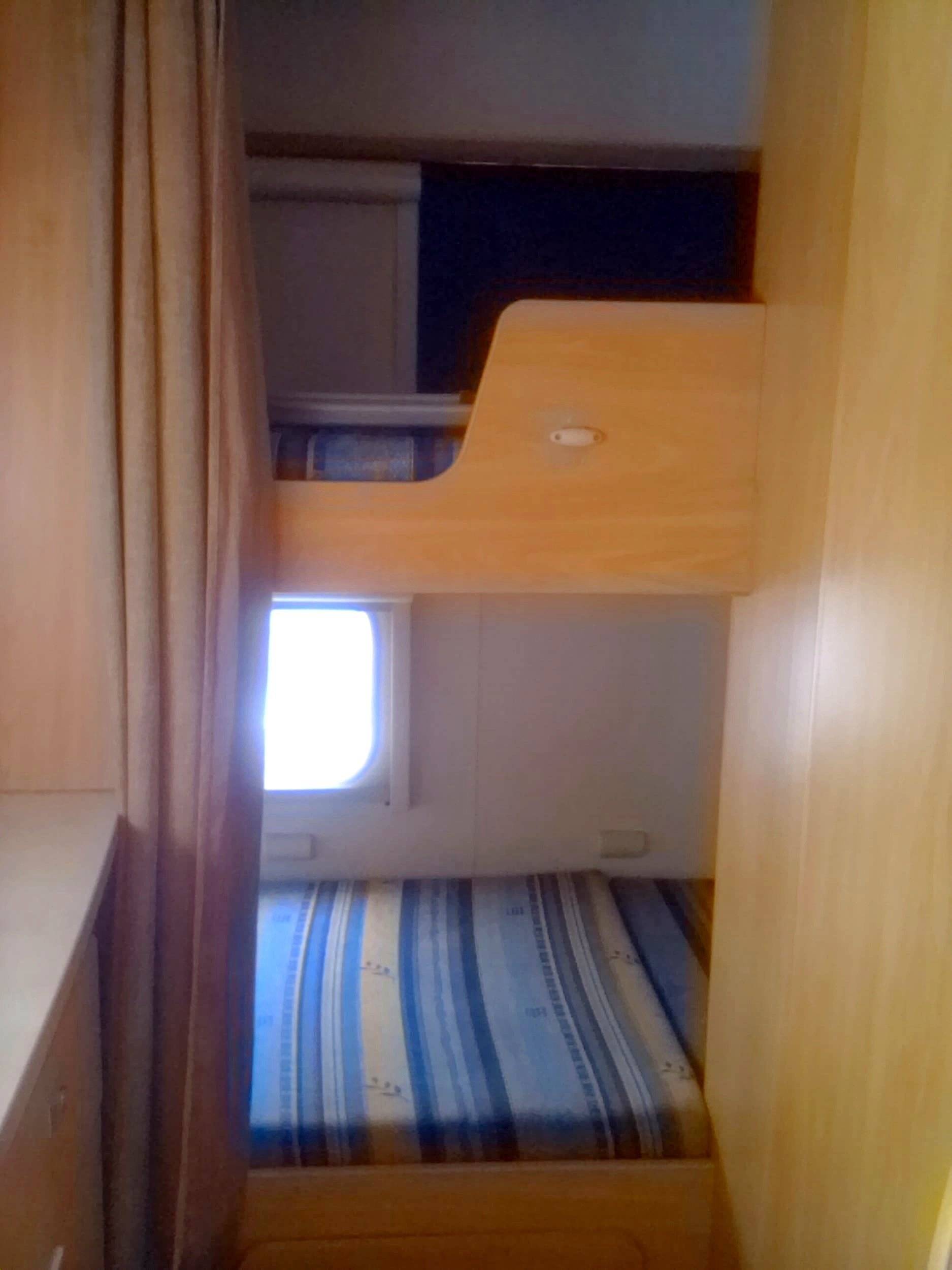 Genesis 33 FORD TRANSIT