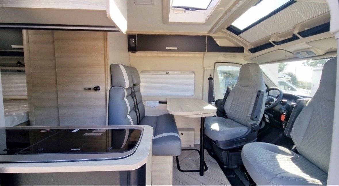 Vista frontale a ¾ Citroën - Yescapa