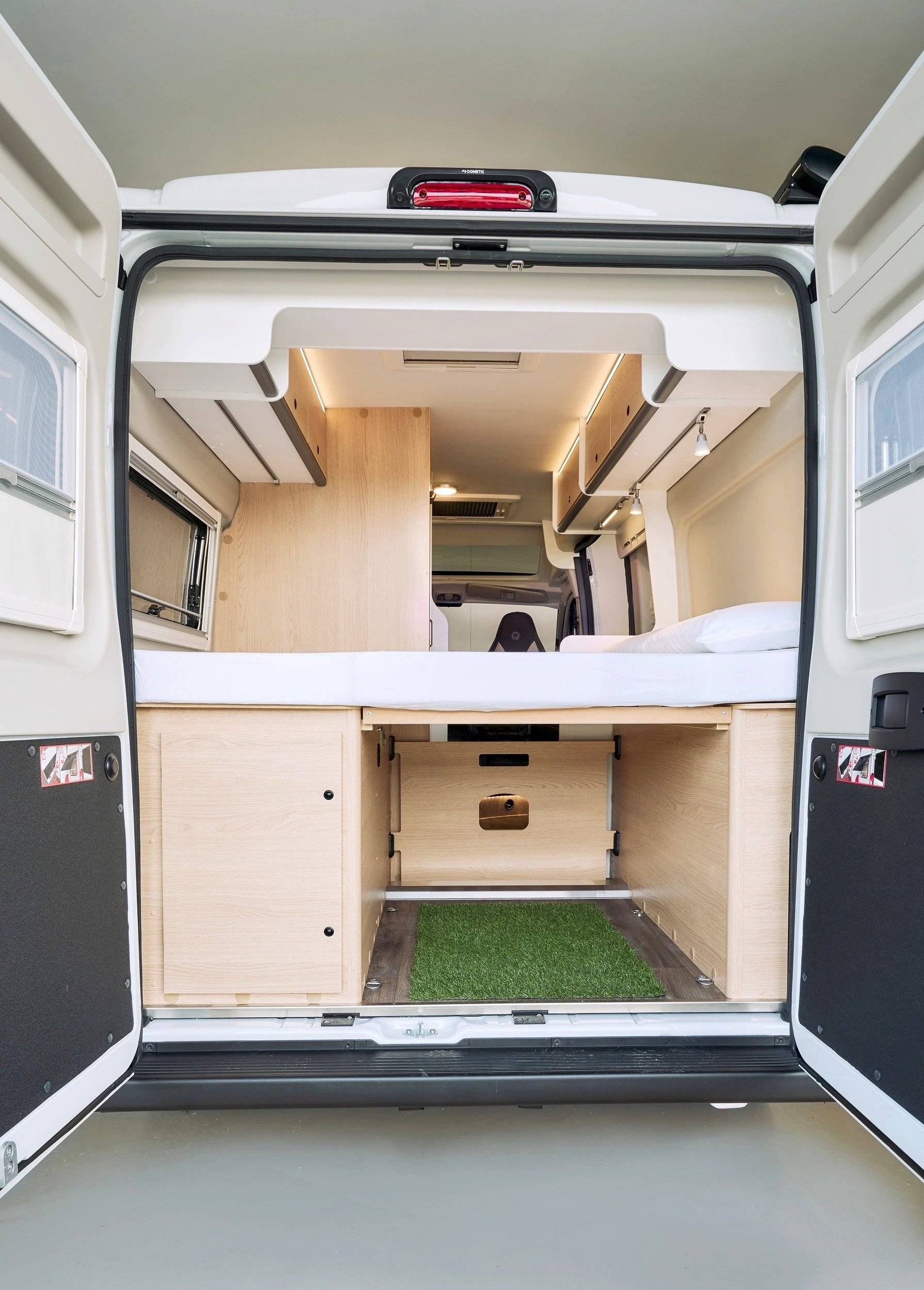 Sunlight Cliff 600 X