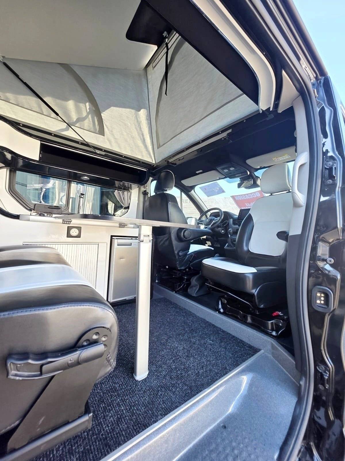 Poste de conduite Renault Trafic L1H1 170cv - Yescapa