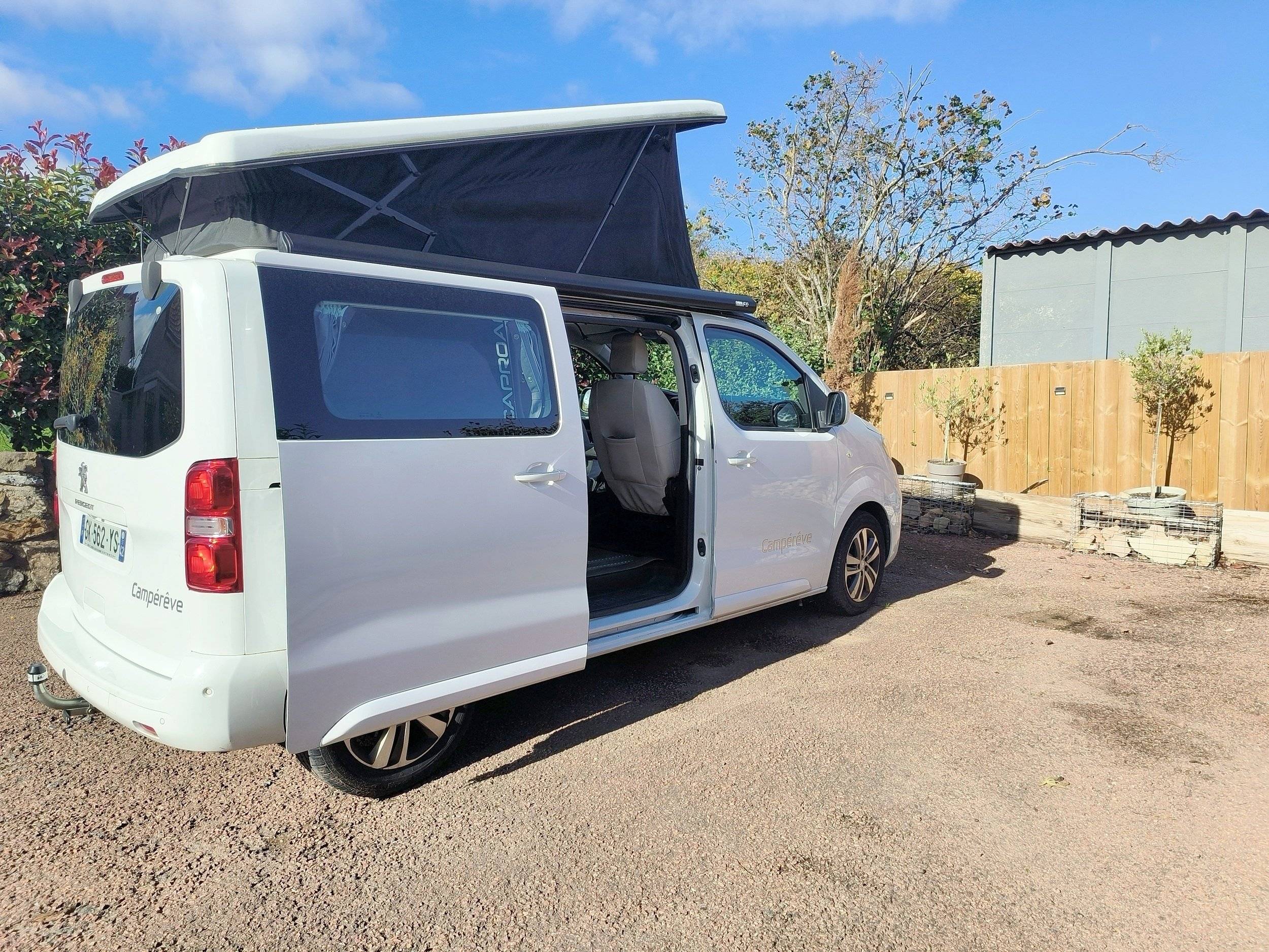 Berth Peugeot Expert 2 l Blue HDI 150 ch - Yescapa