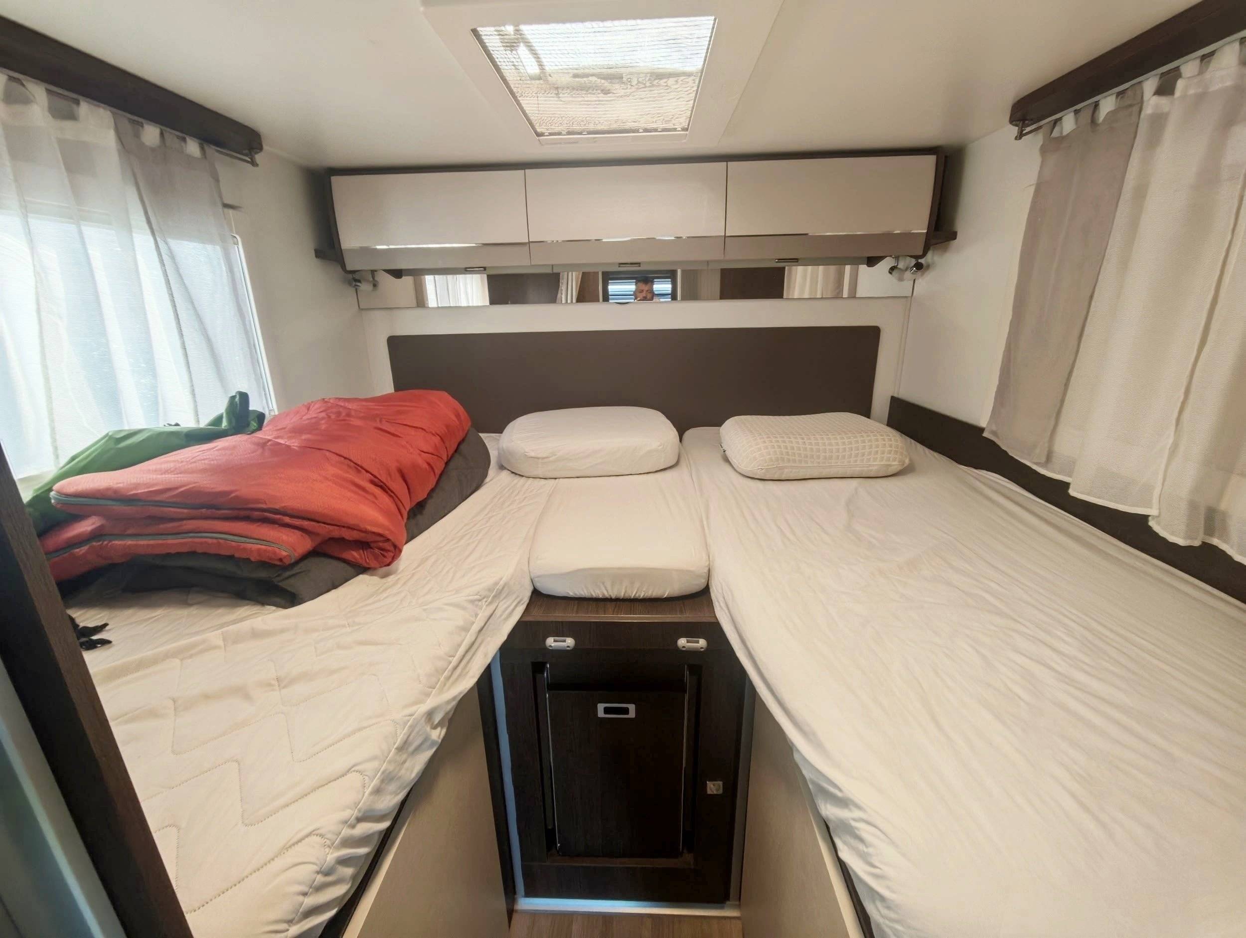 Dinette Ford Transit 2,0 l 170 ch - Yescapa