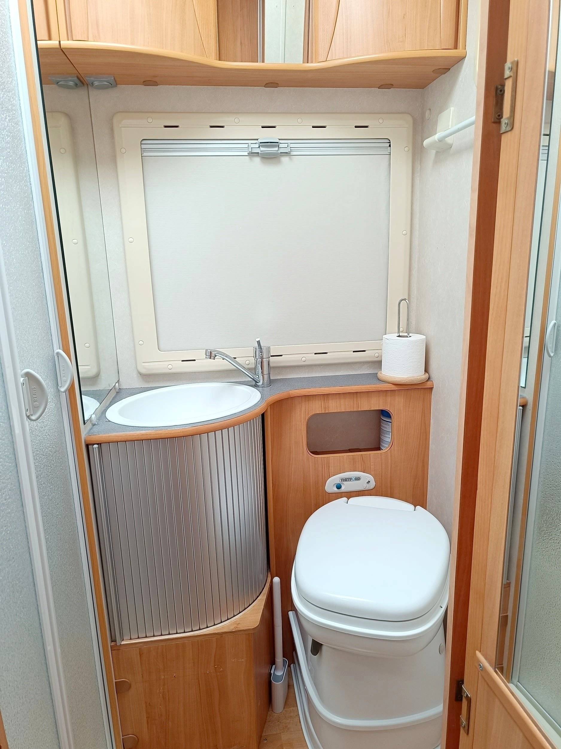 Adria Coral 680 Sp