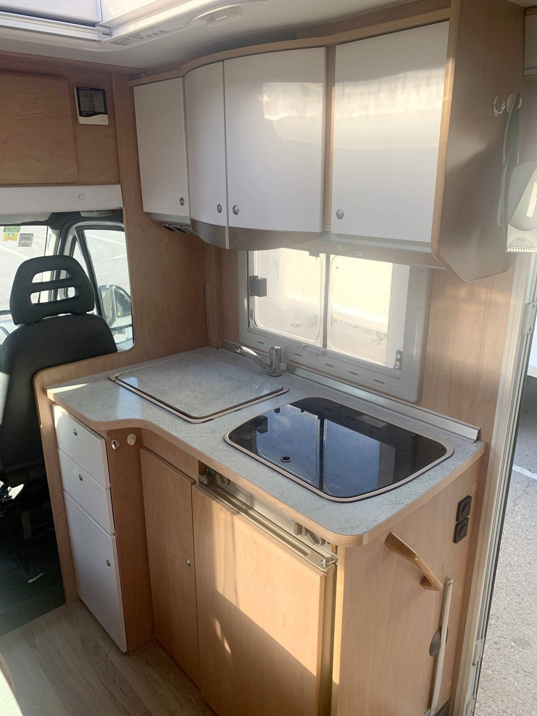 Angolo cucina Citroën Jumper 2,8 Hdi 127 chevaux - Yescapa
