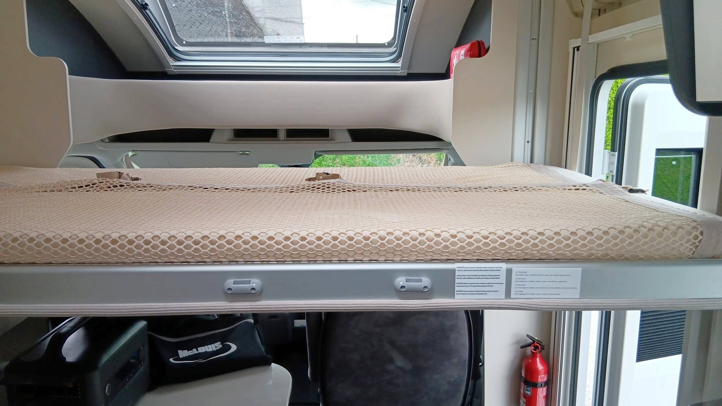 Berth Ford Transit - Yescapa