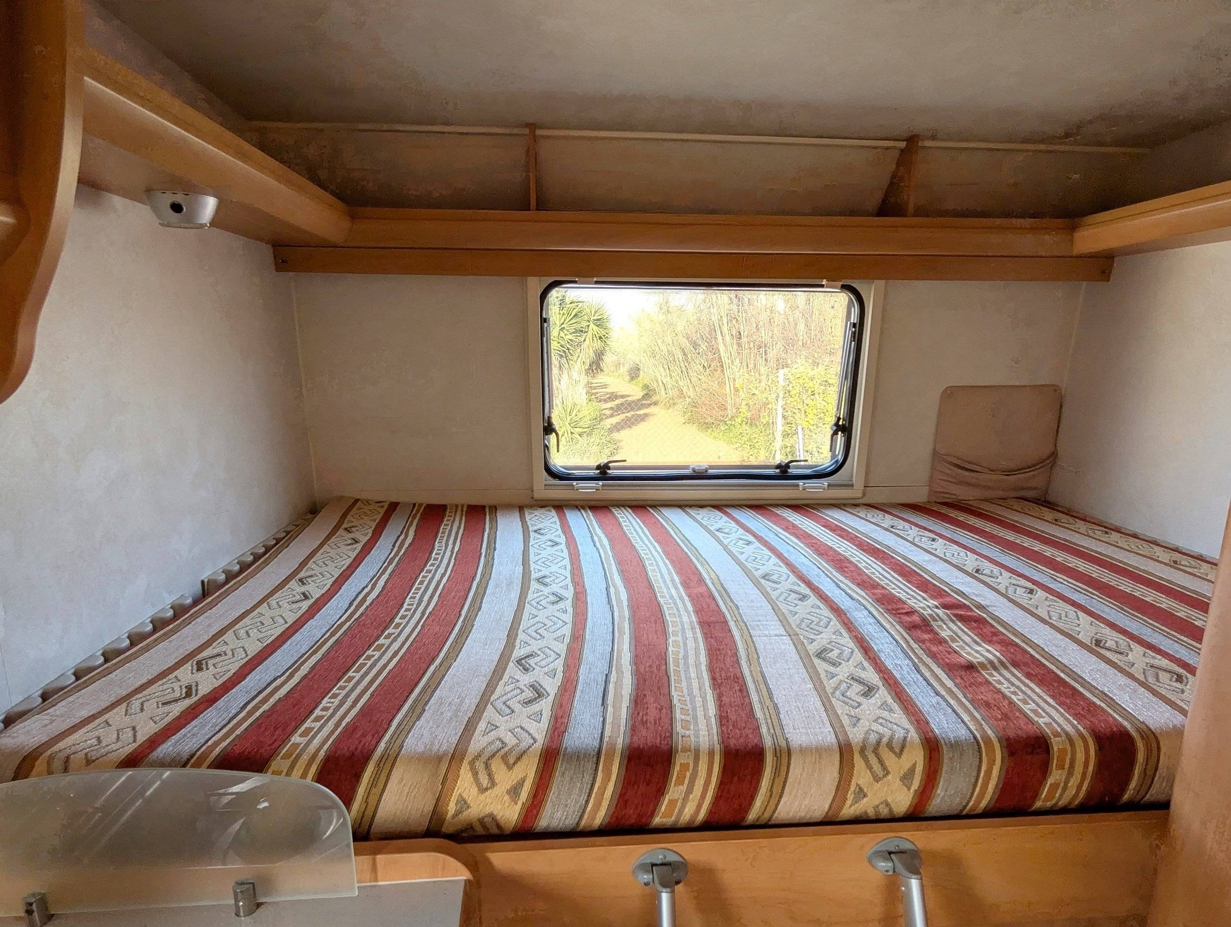 Couchages Iveco Daily 2,3 l 130 ch - Yescapa