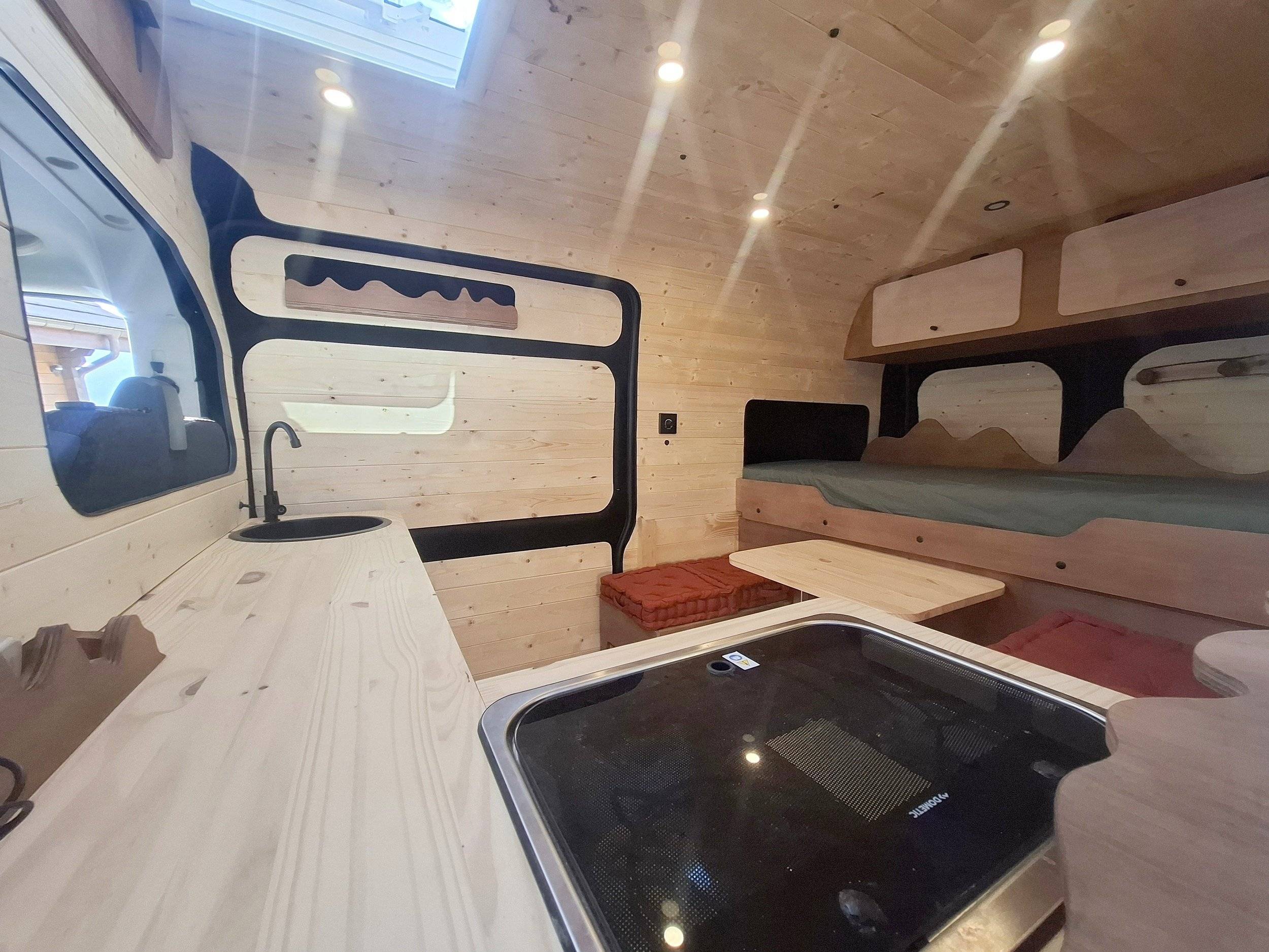 Couchages Peugeot Boxer 2,0 l 130 ch - Yescapa