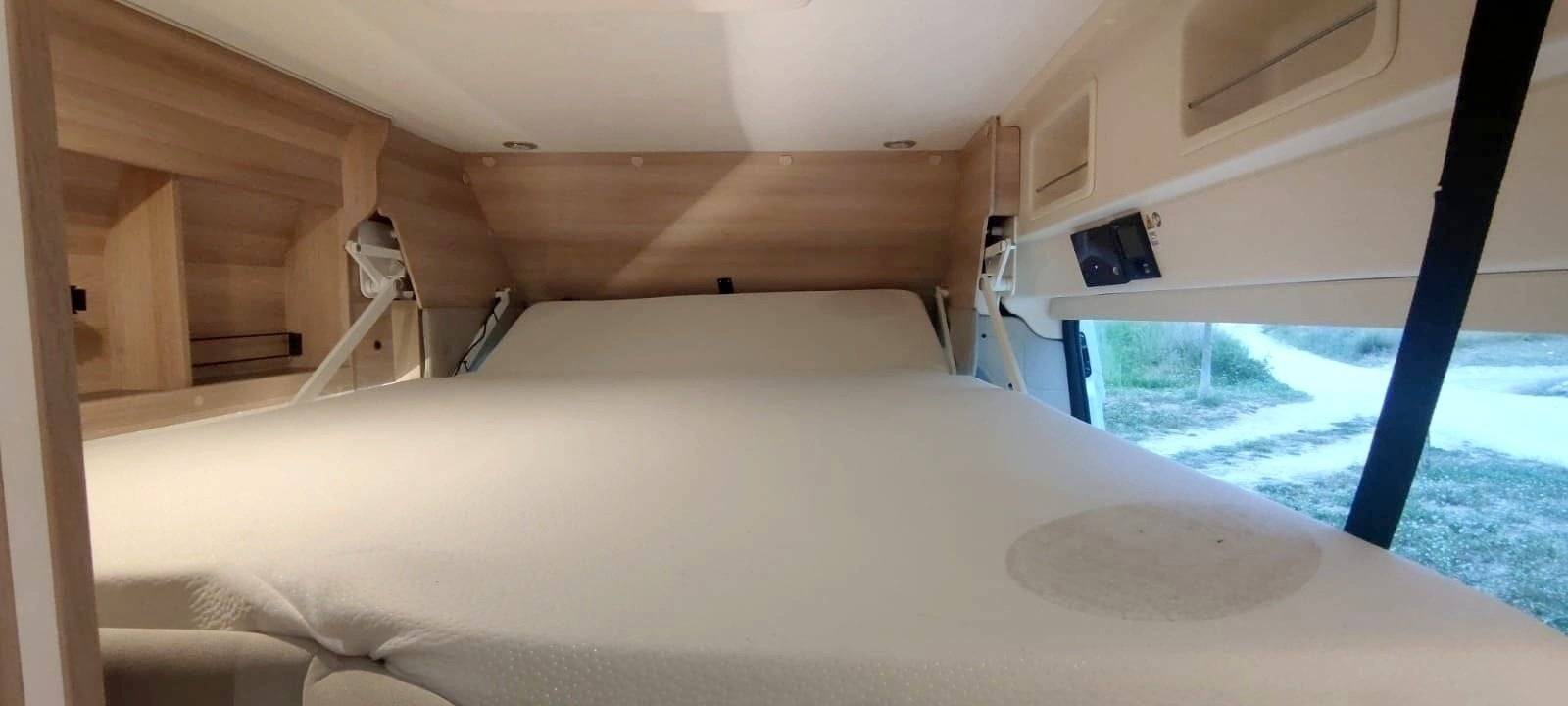 Dreamer Dreamer Family Van