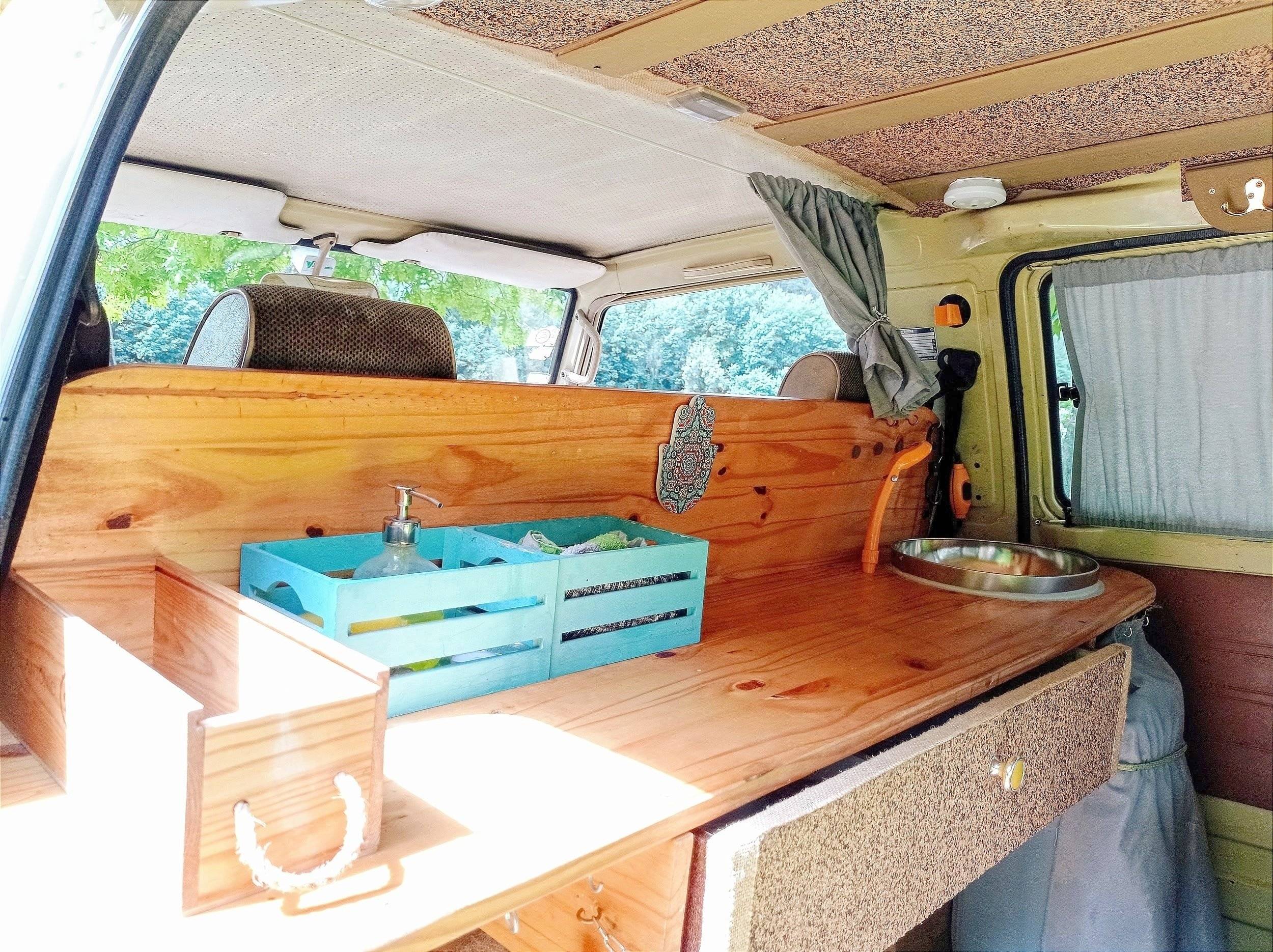 Angolo cucina Mitsubishi L300 D - Yescapa