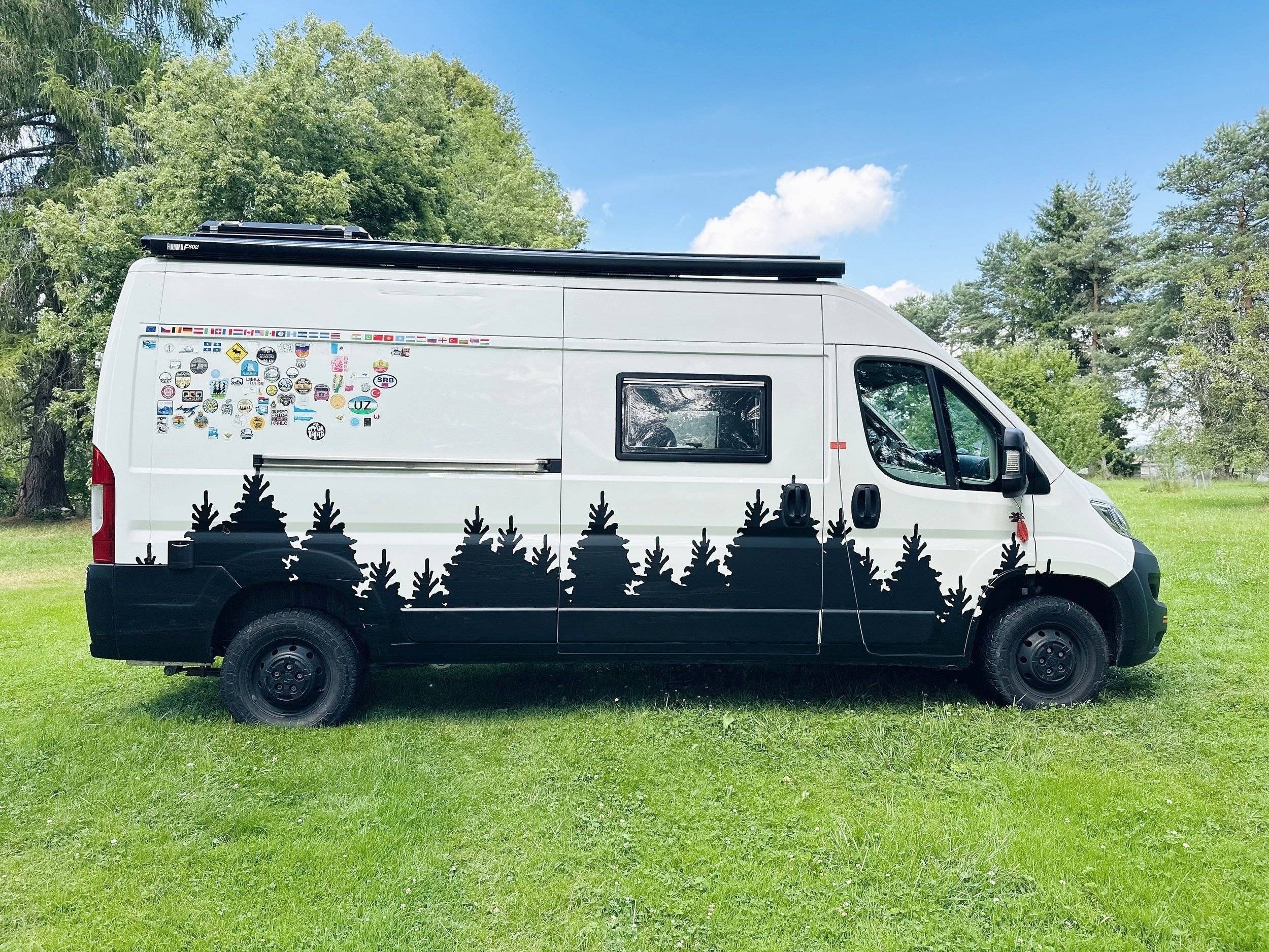 Off-grid Camper for 4 