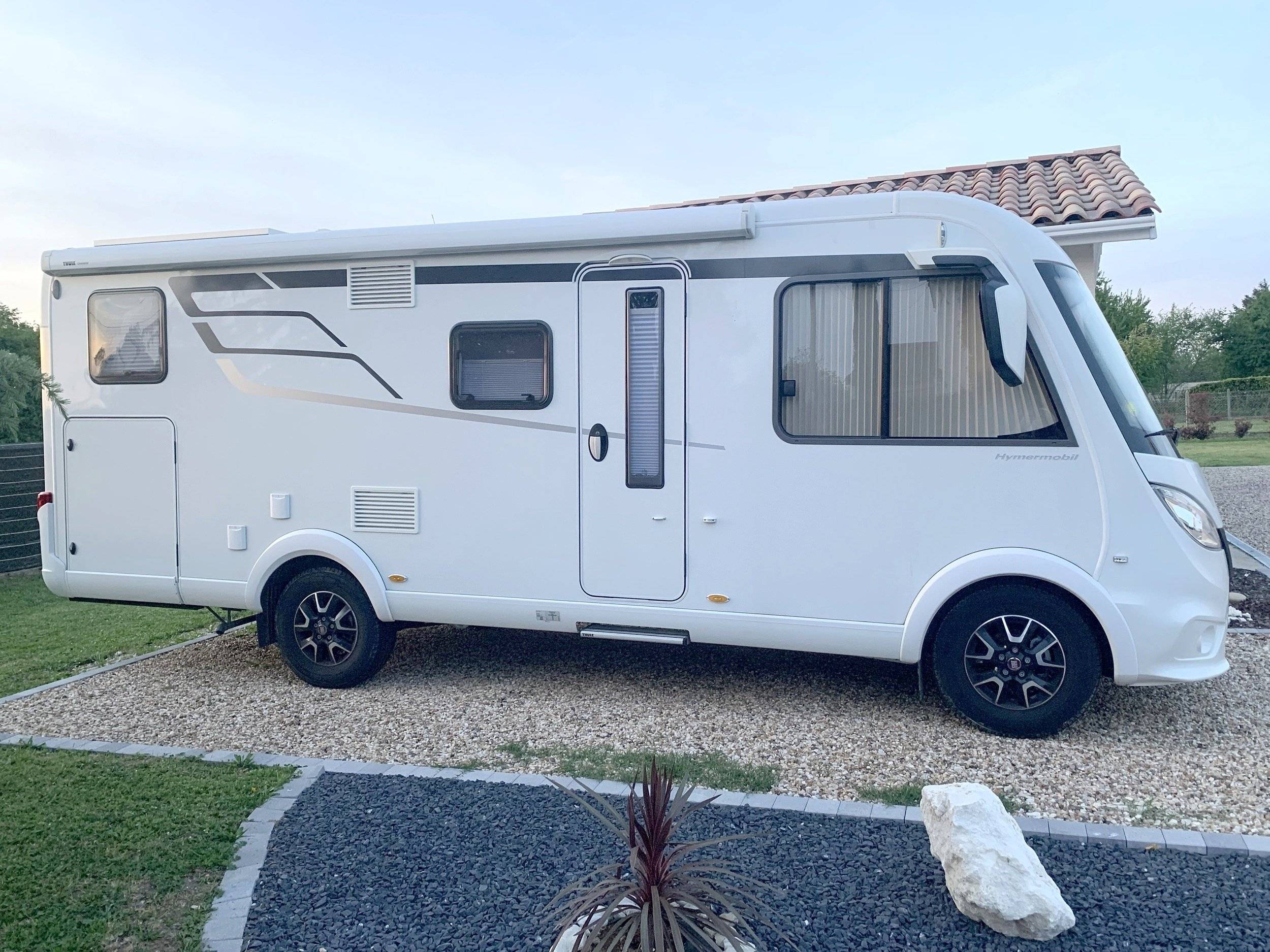 Vista del vehicle angle davanter  - Yescapa
