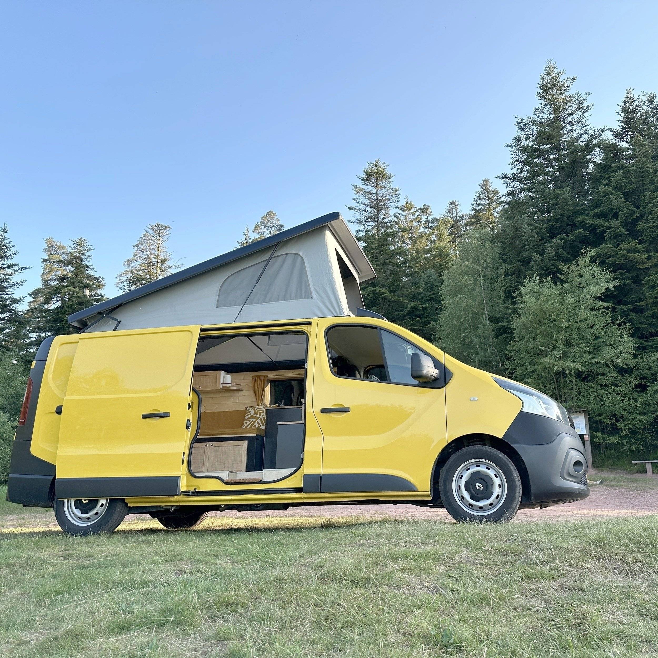 East Van RENAULT TRAFIC
