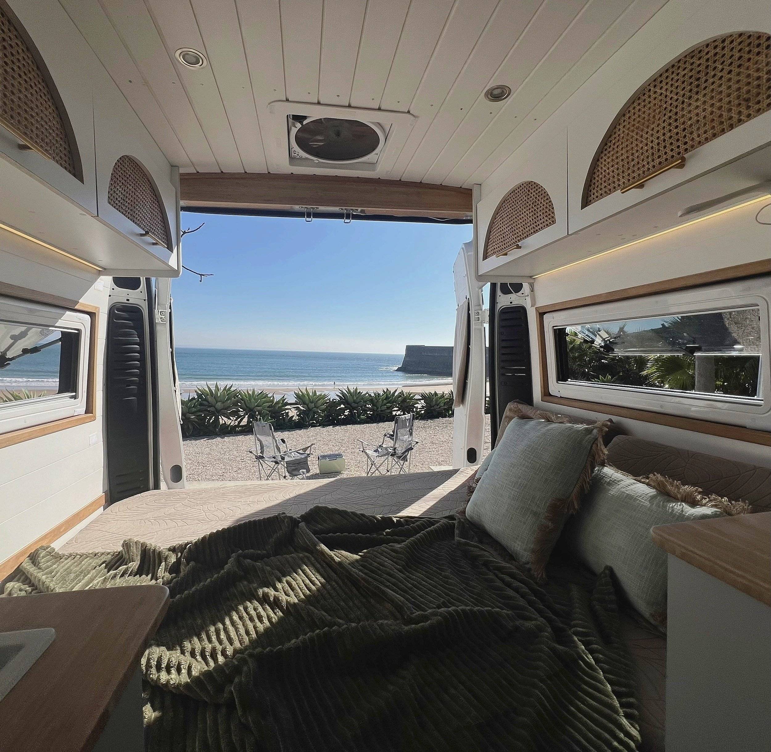 Berth Citroën Jumper 2,2 l 150 - Yescapa