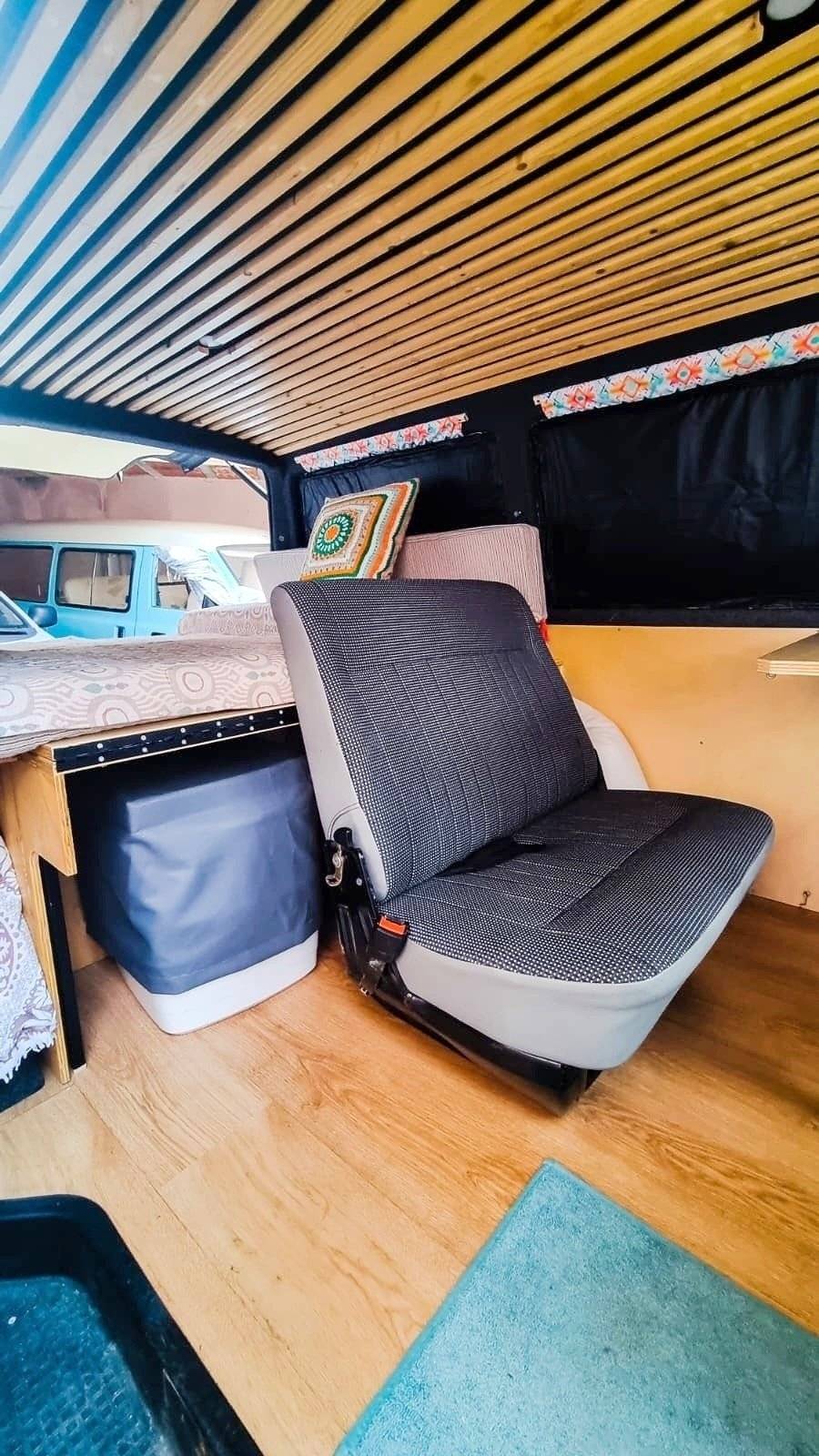 Volkswagen Transporter T4 2.4D