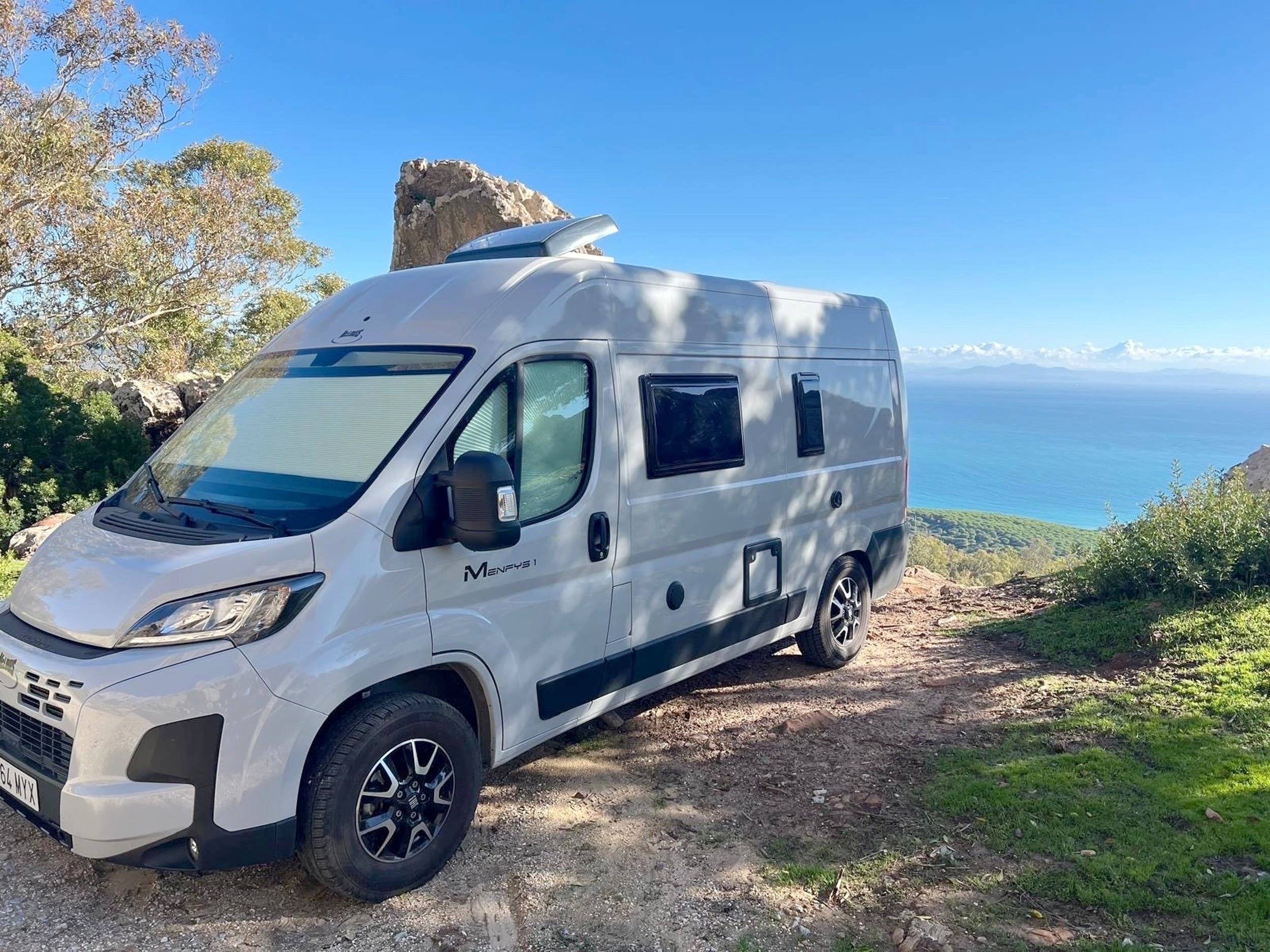 Front view from 3/4 Fiat - Yescapa