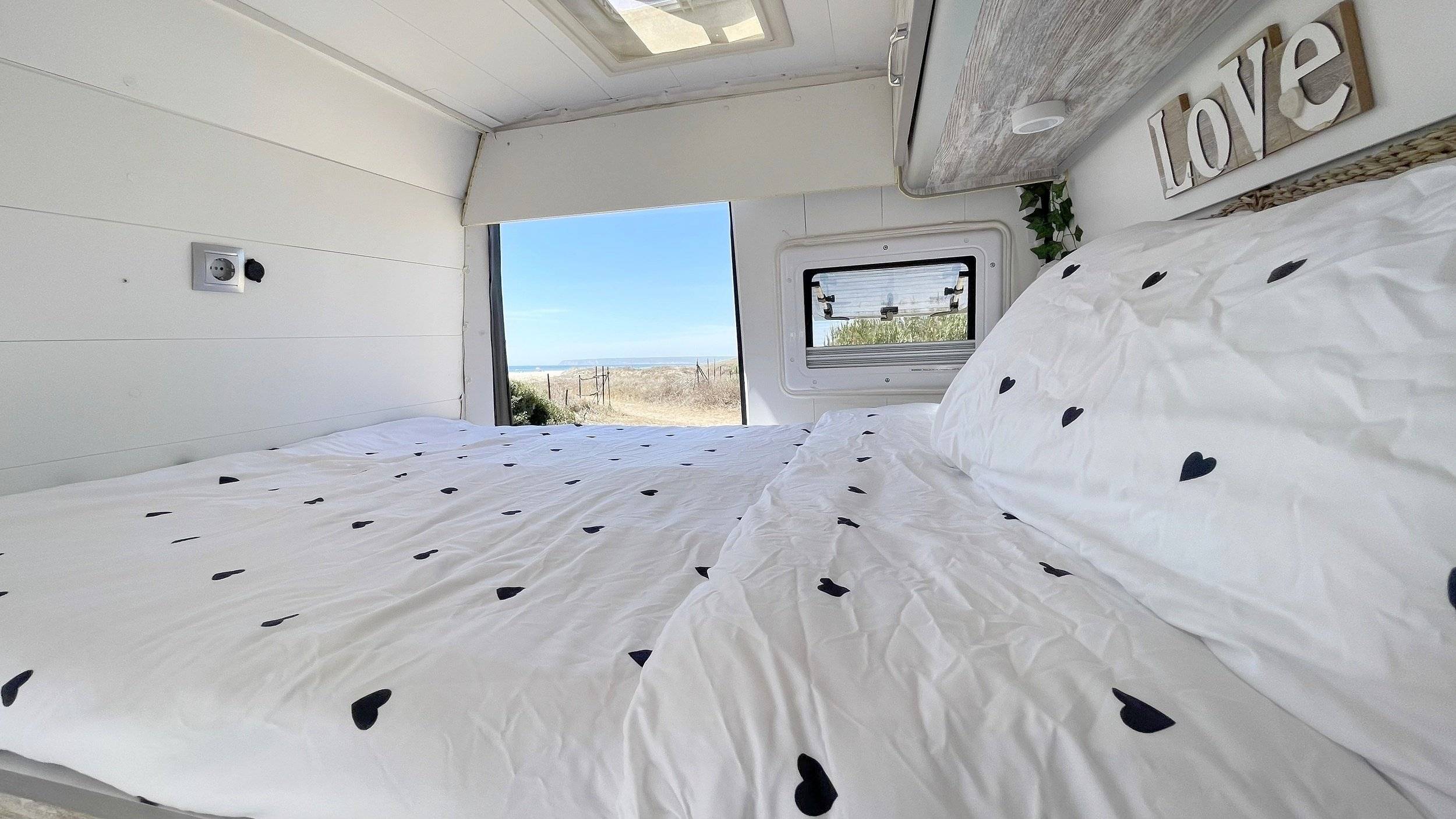 Couchages Iveco 35s13 2.8cc 126cv - Yescapa