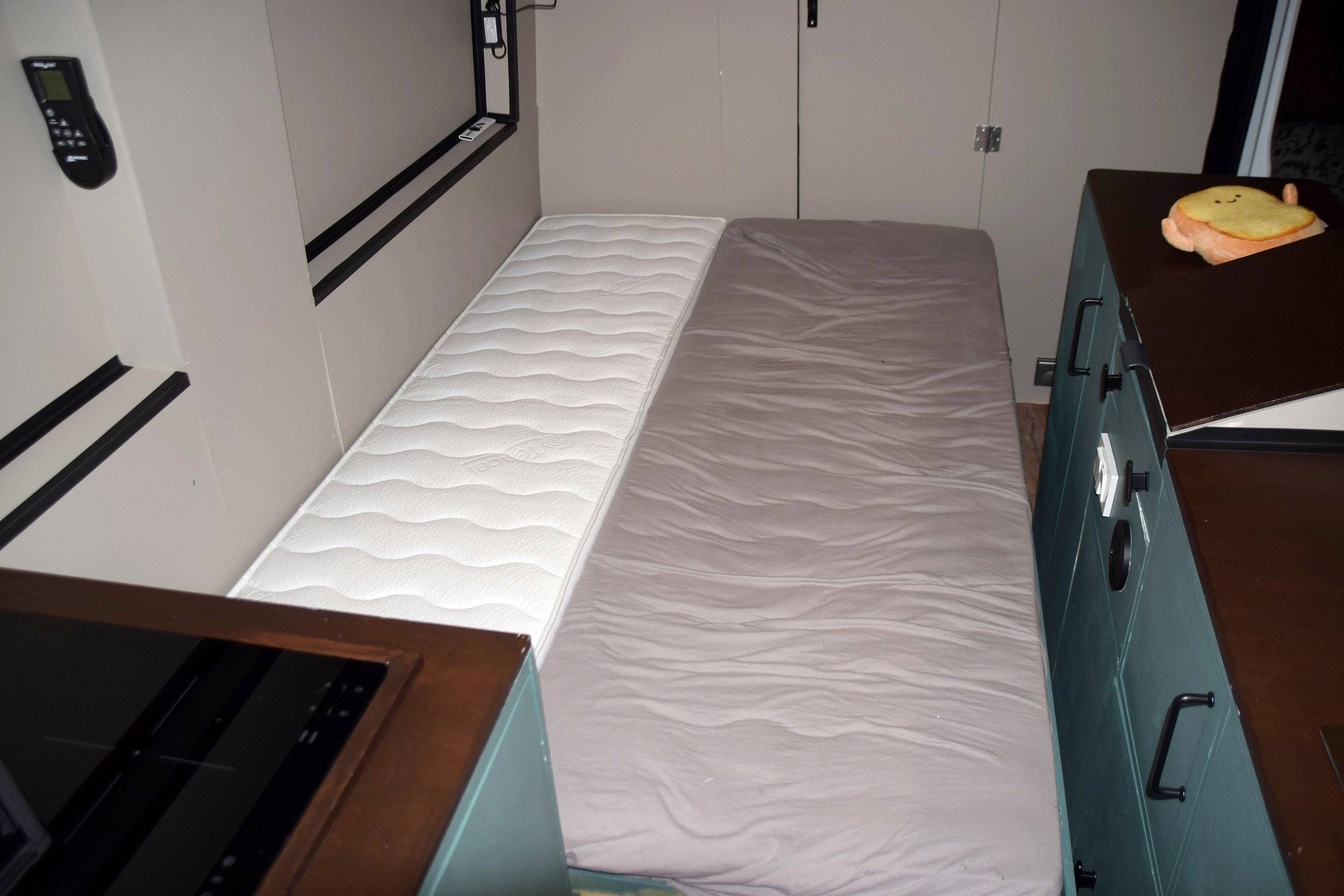 Couchages Ford Transit 2,0 l 130 ch - Yescapa