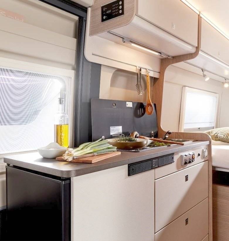 Angolo cucina Fiat Ducato 2,3 l 140 CV - Yescapa