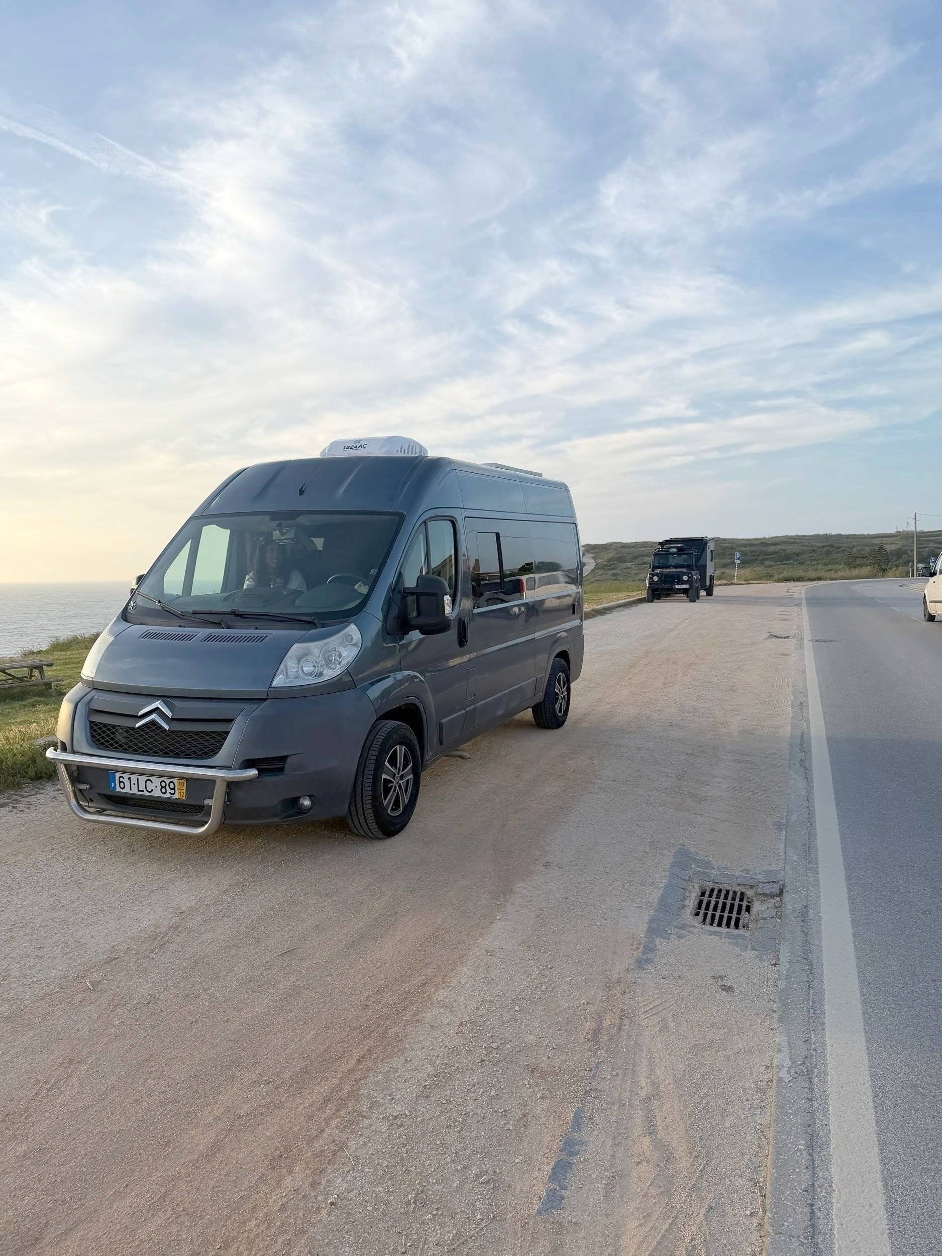 Vista del vehículo ángulo delantero Citroën Jumper 3,0 l 177 ch - Yescapa
