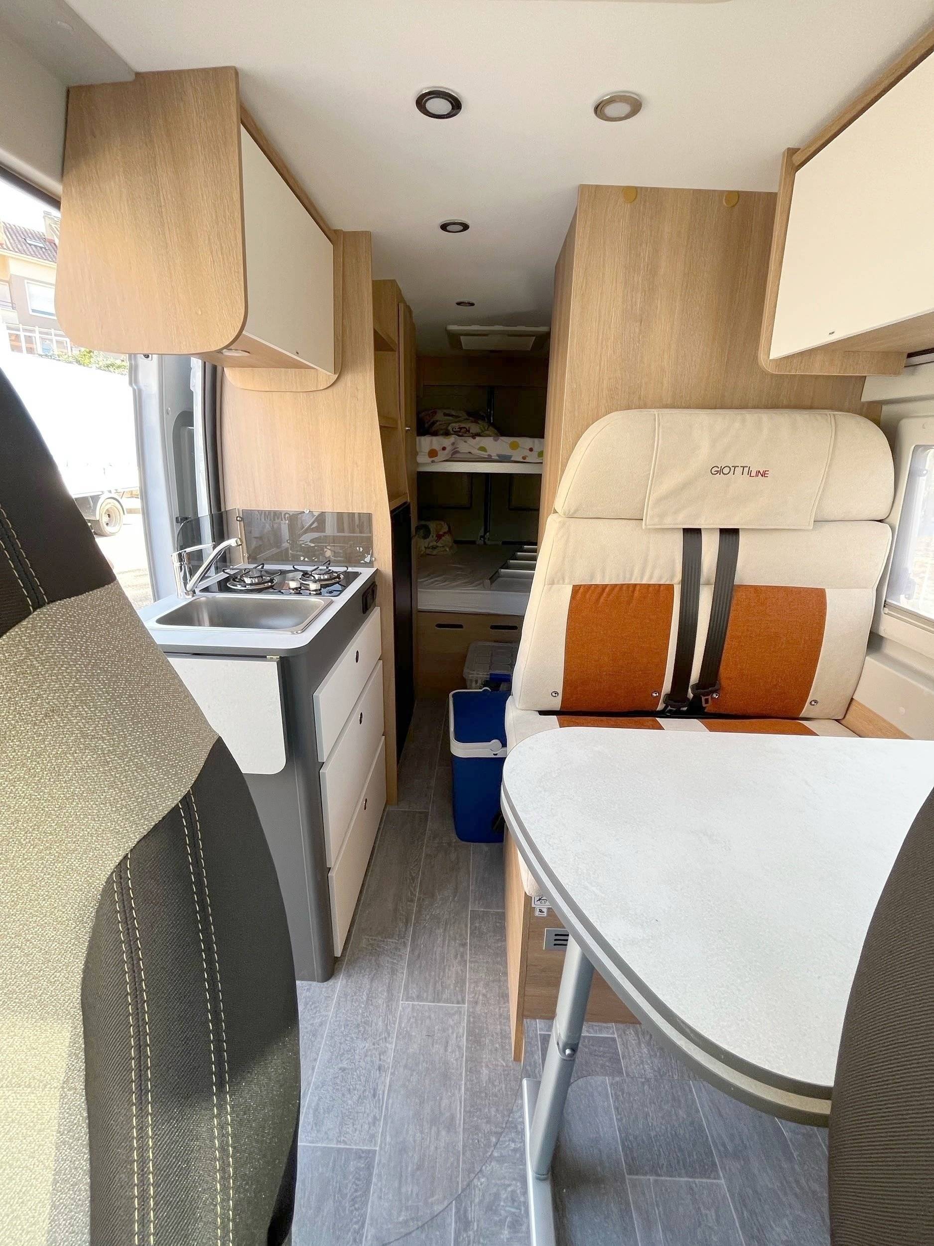 Kitchen Citroën Jumper 2,2 l 120 ch - Yescapa