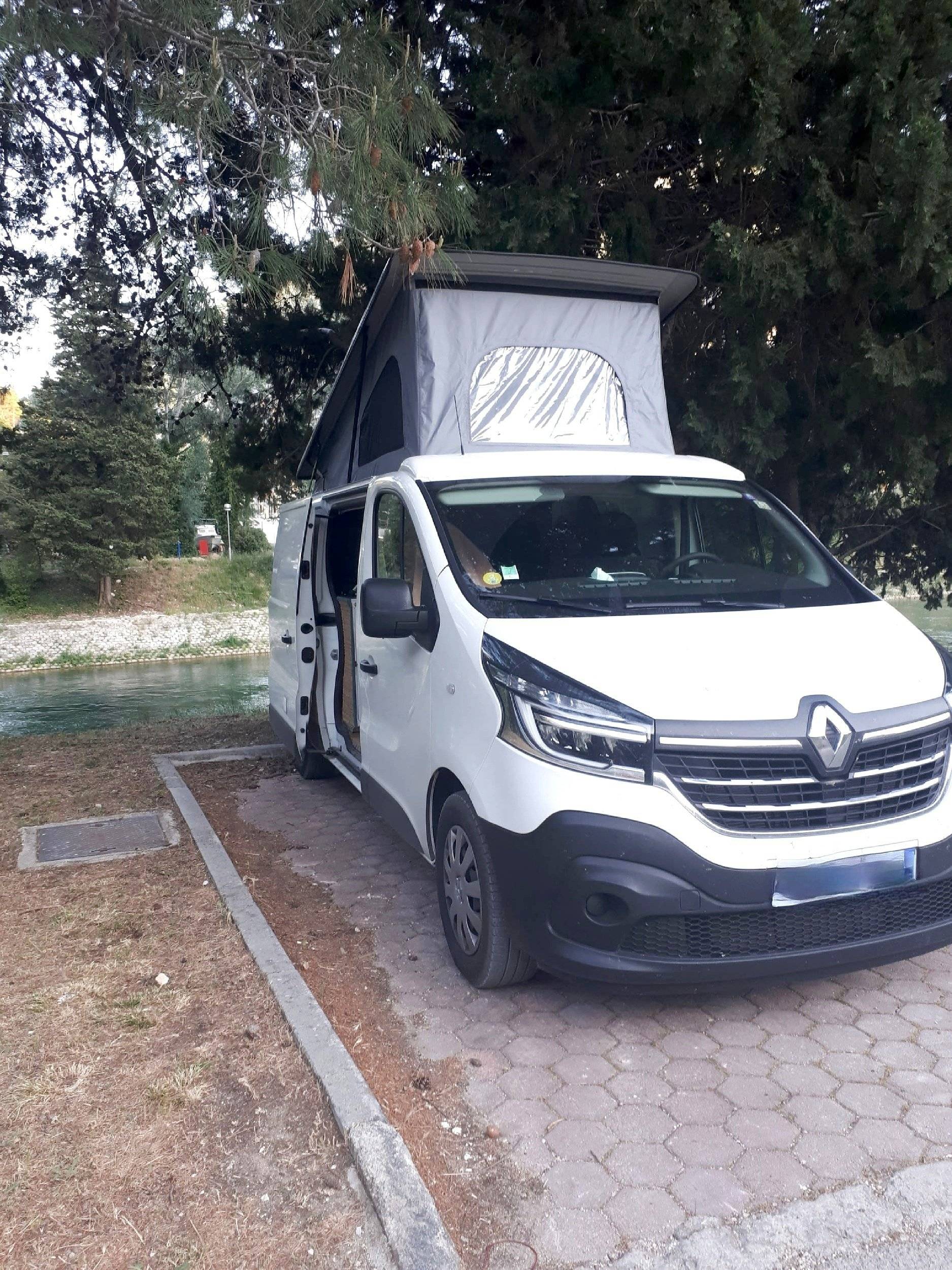 Renault TRAFIC 145CV