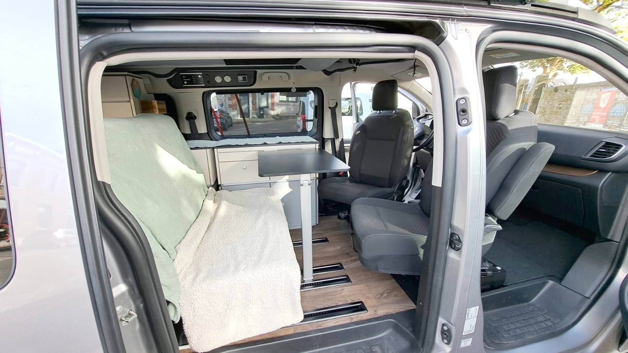 Dinette Toyota Crooscamp - Yescapa