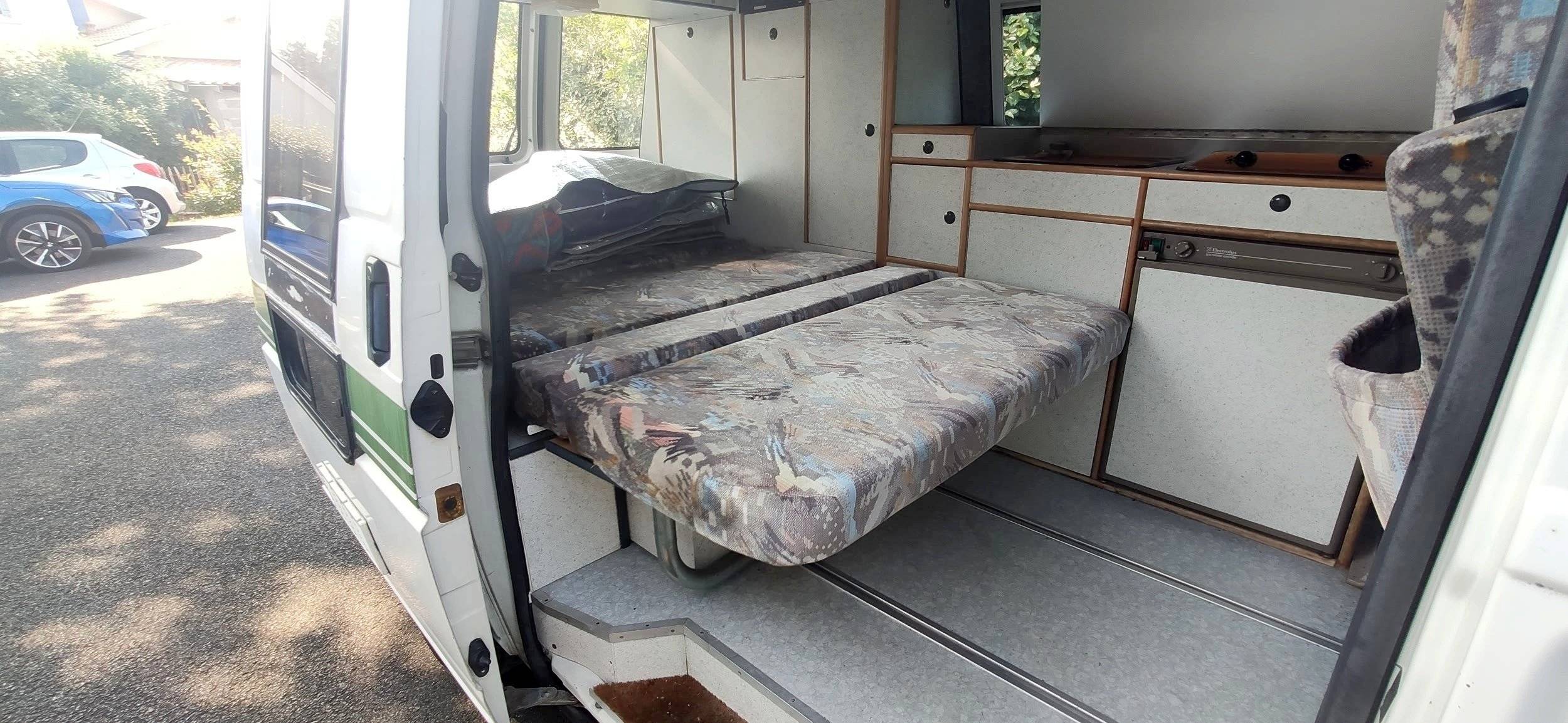Slaapplaatsen Volkswagen T4 1.9l TD - Yescapa