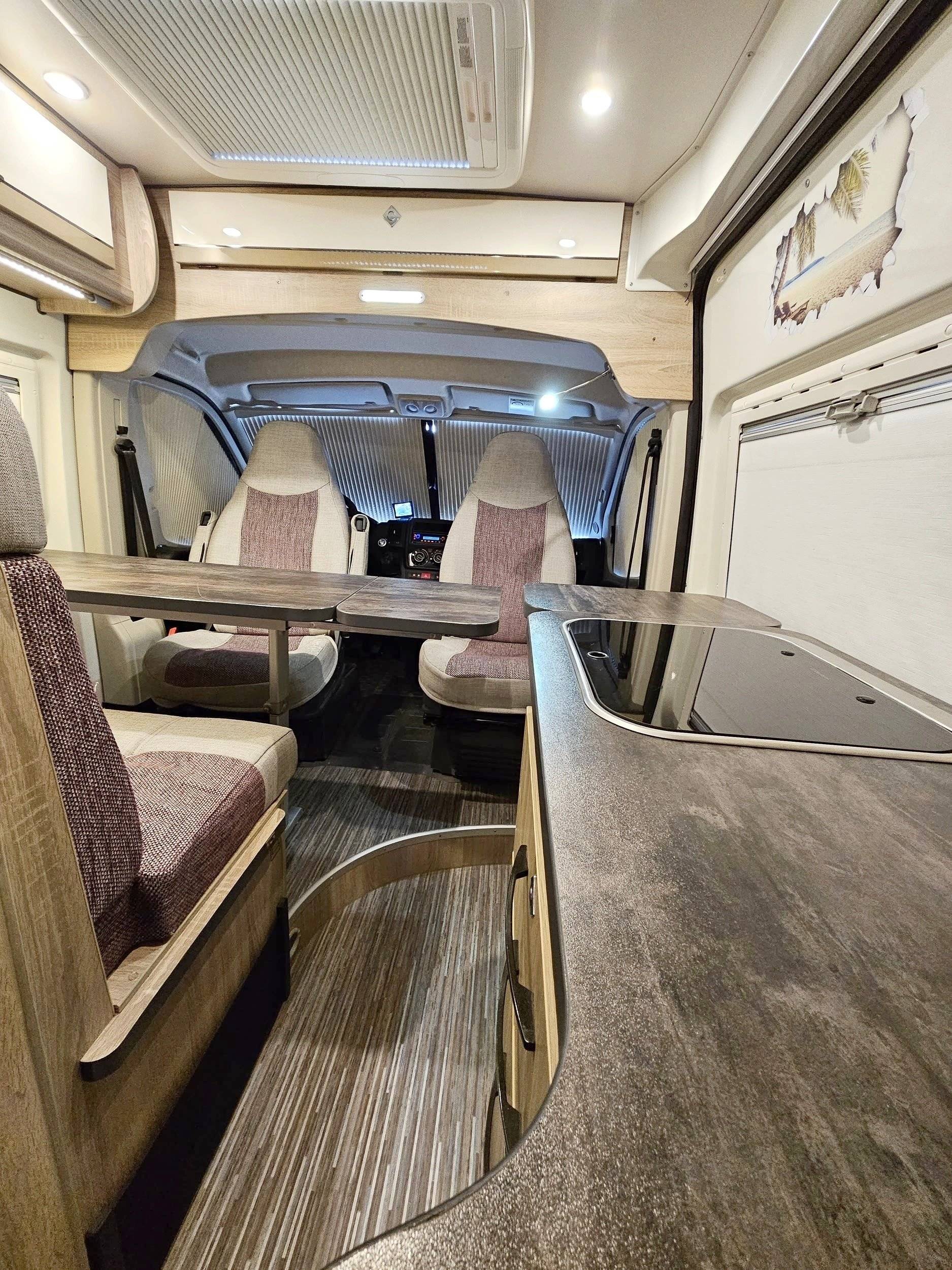 Dinette Fiat Ducato 2,3 l Multijet 130 ch. - Yescapa