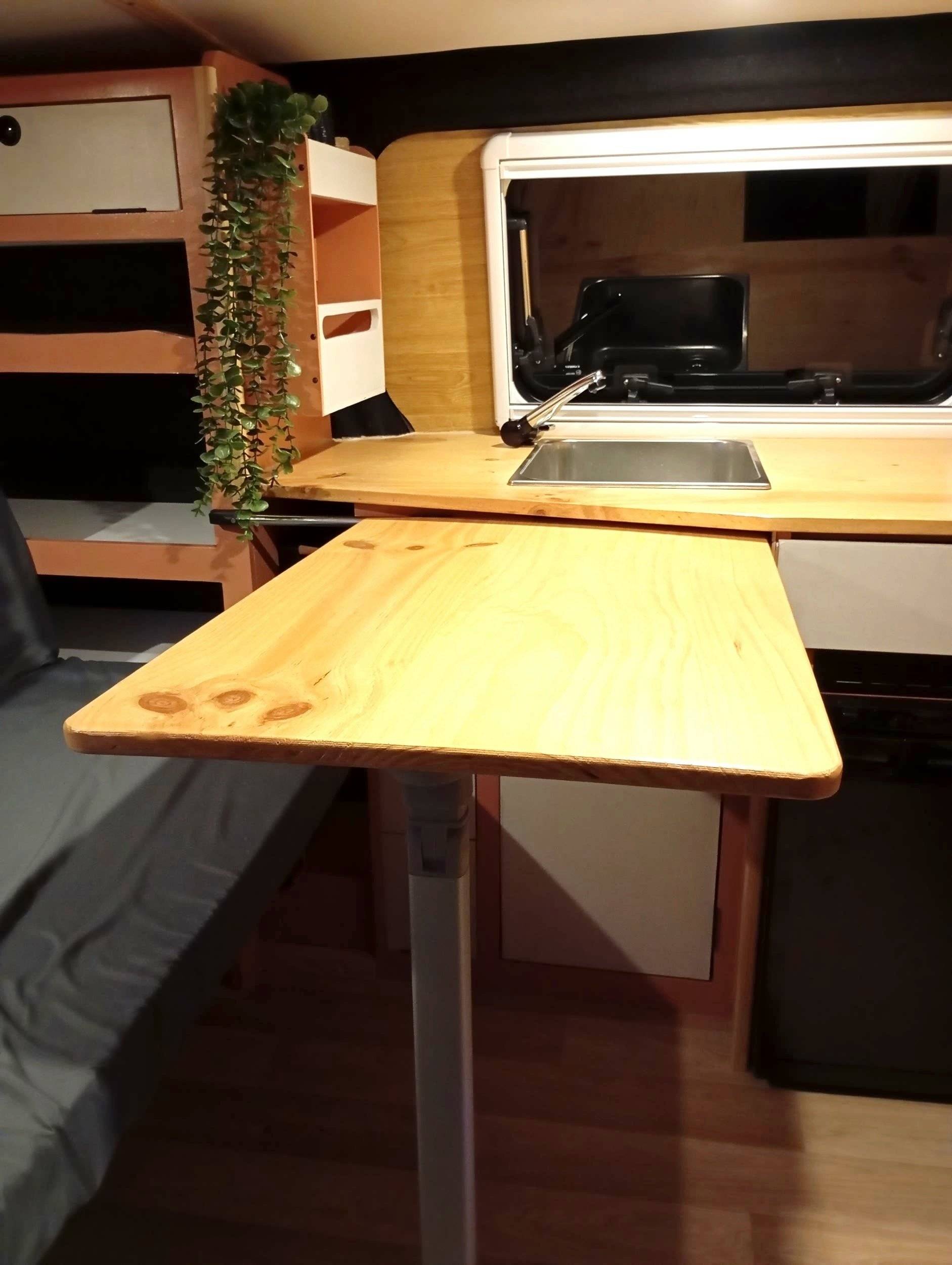 Comedor Citroën Jumpy 2,2 l 120 ch - Yescapa