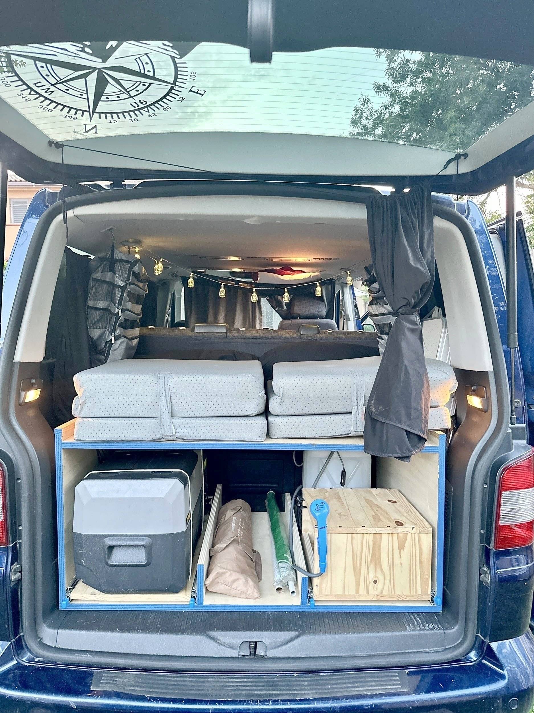 Kitchen Volkswagen T5 2,5 l 130 ch - Yescapa