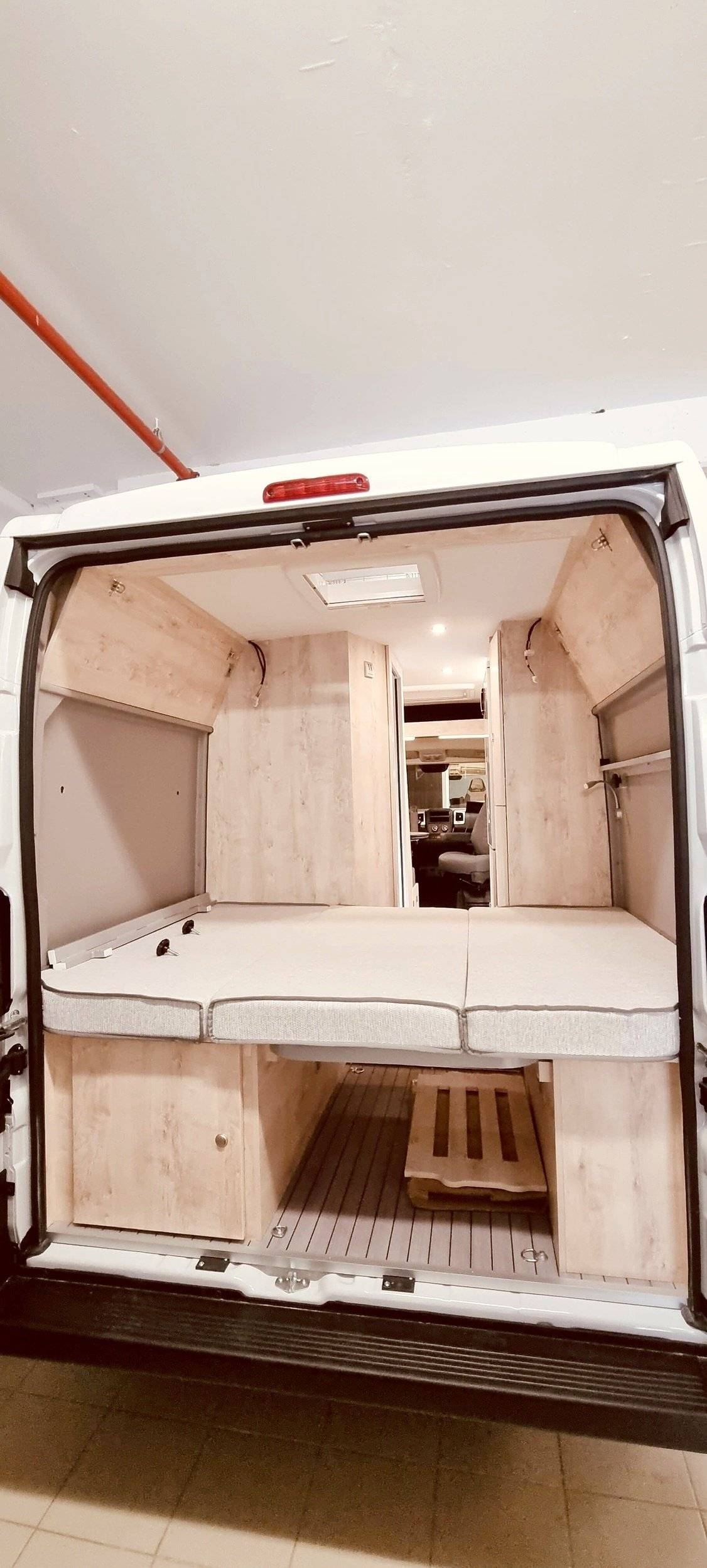 Jumper Desert Island