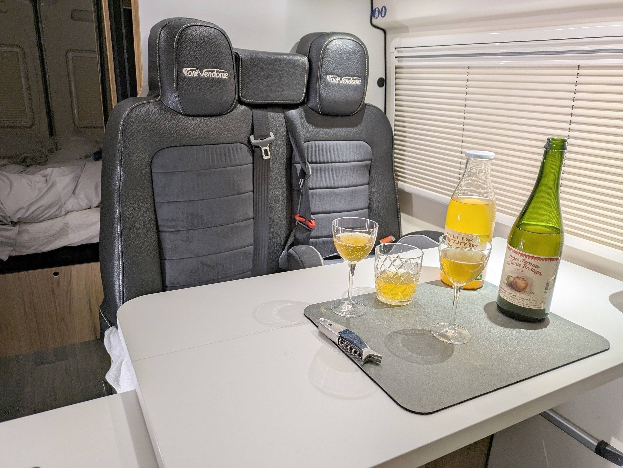 Font Vendôme Leader Camp