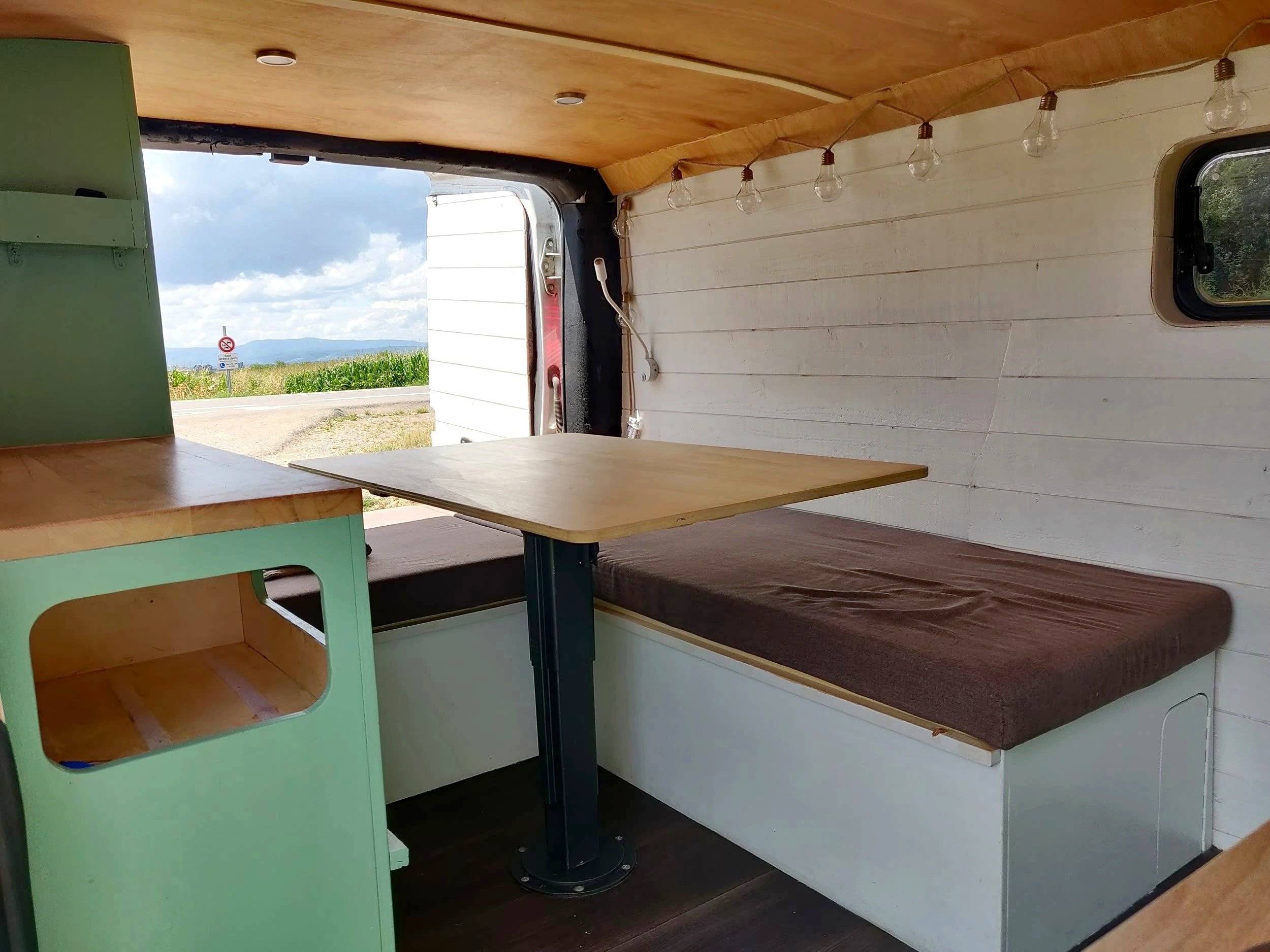 Coin repas Renault Trafic - Yescapa