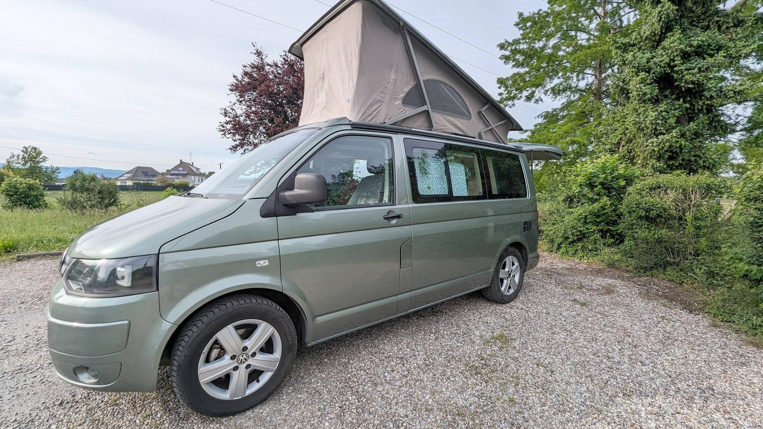Voorkant 3/4 Volkswagen VOLKSWAGEN CALIFORNIA - Yescapa