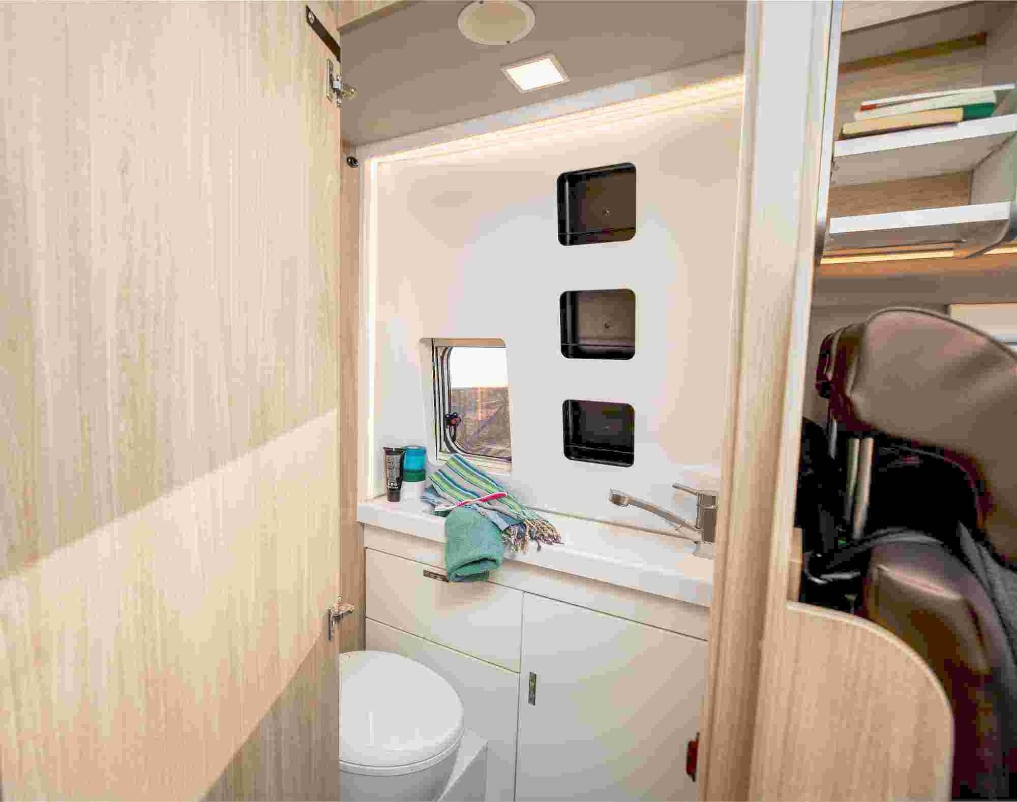 Eu Active Bunk 4 Manual Base Eu Active Bunk 4 Manual Base