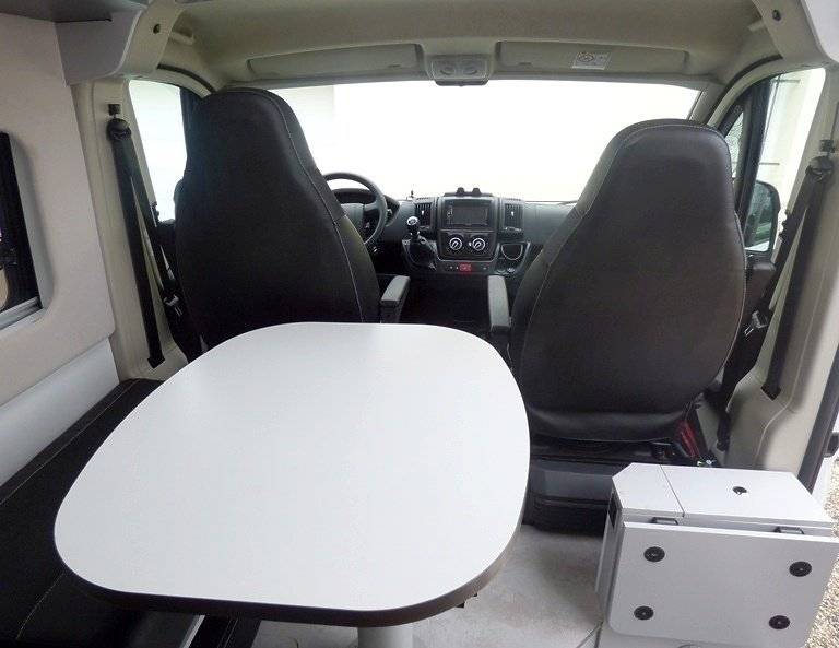 Dining Area Fiat ducato - Yescapa