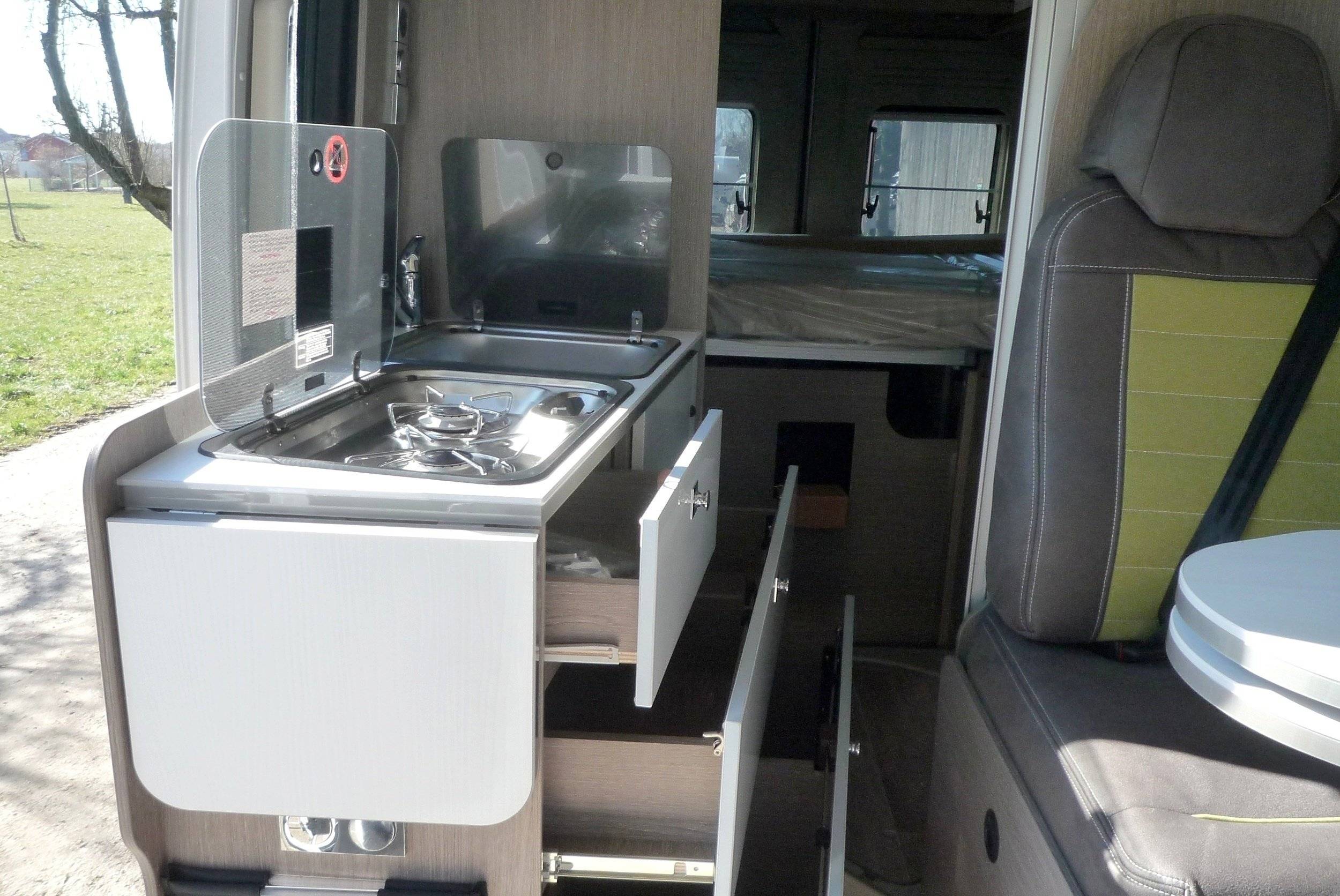 Pössl Pössl 2WinR Plus 140 PS- Solar-AHK-Markise-Navi-RKF