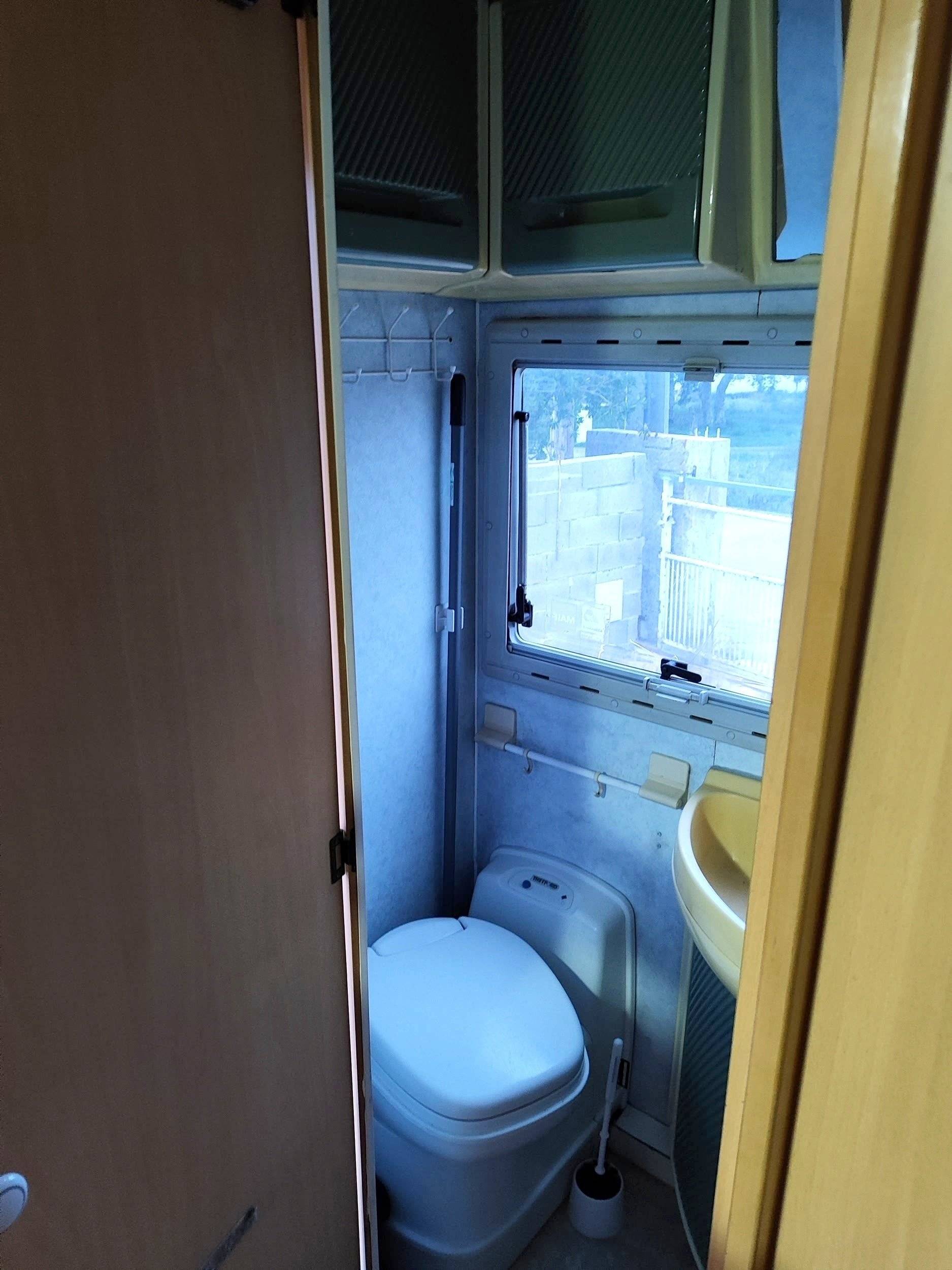 Challenger FORD TRANSIT