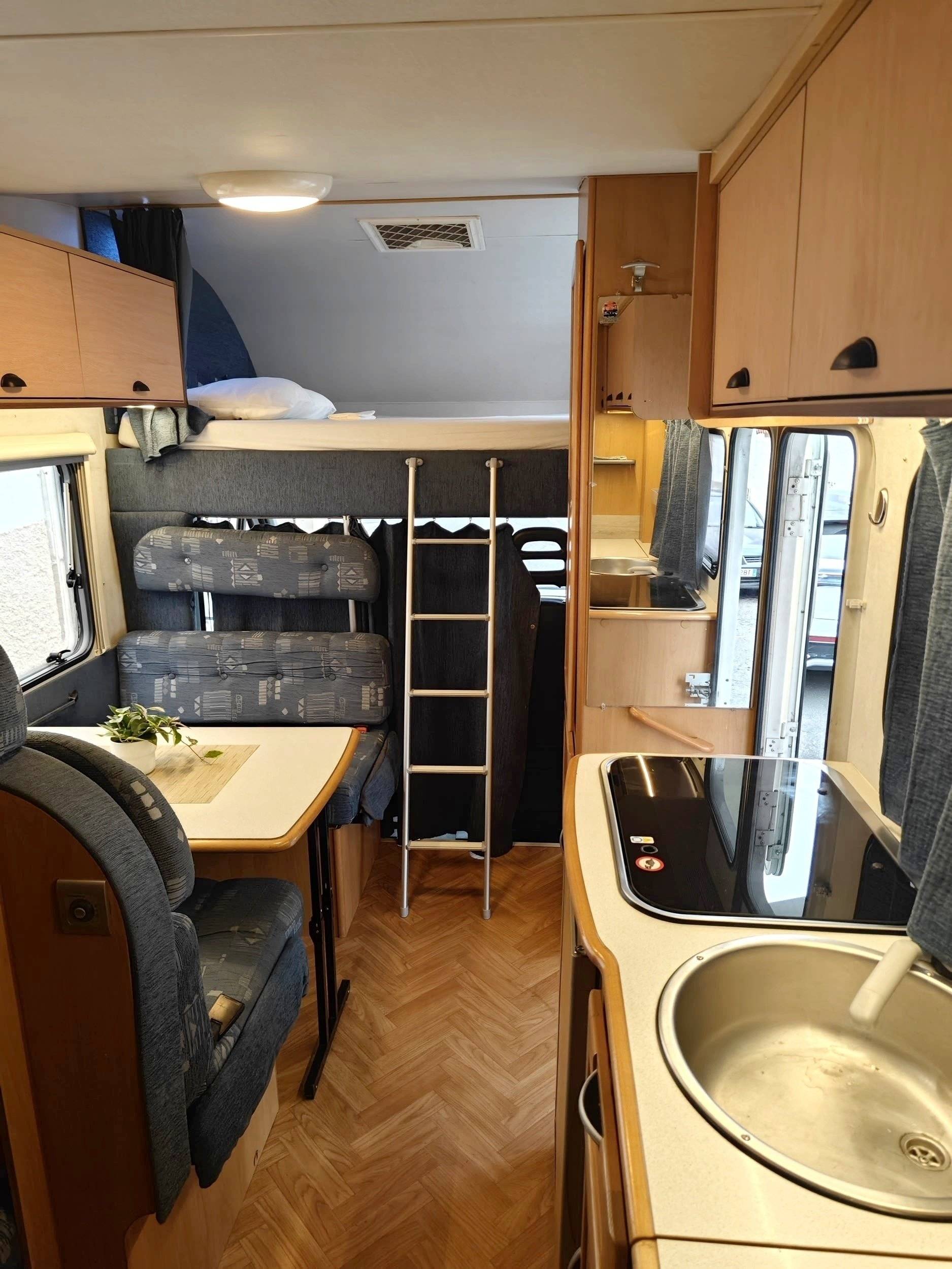 Couchages Fiat Ducato 2,0 l 100 ch - Yescapa