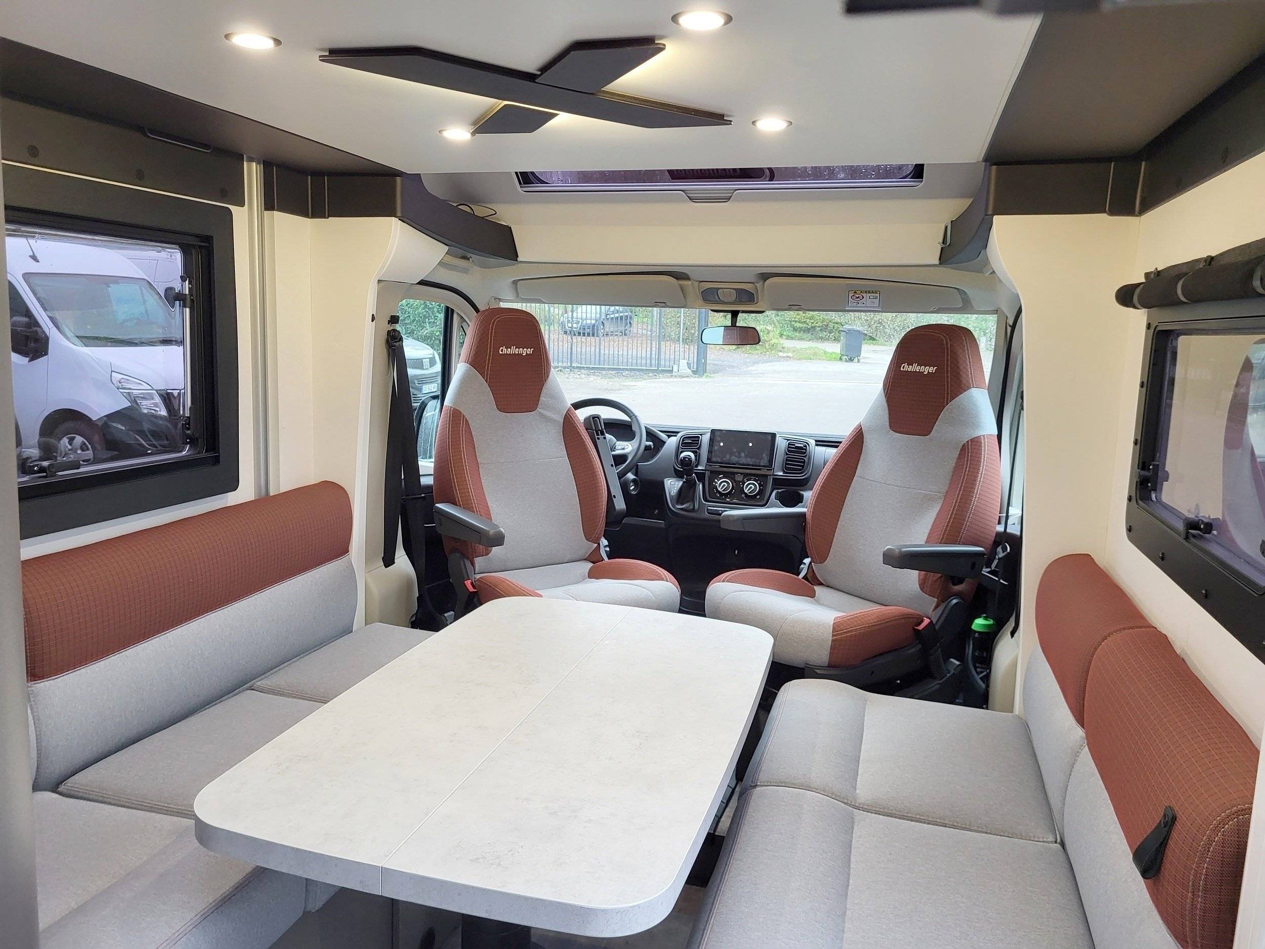 Challenger Challenger 250 Open Edition