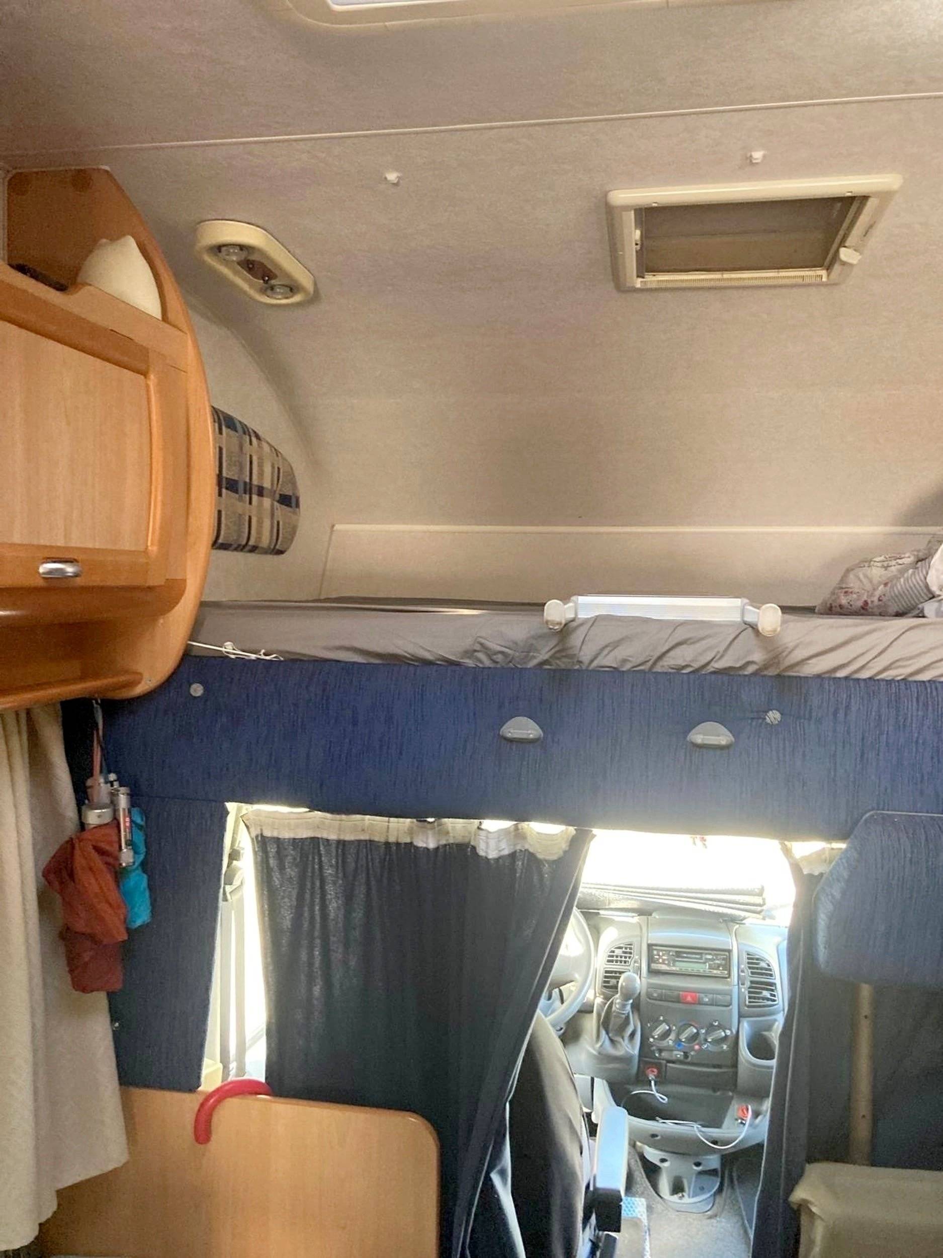 Berth Fiat Ducato - Yescapa