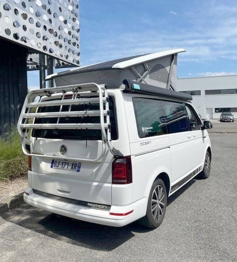 Vista del vehicle angle davanter Volkswagen T6 2,0 l 204 ch 4 Motion - Yescapa