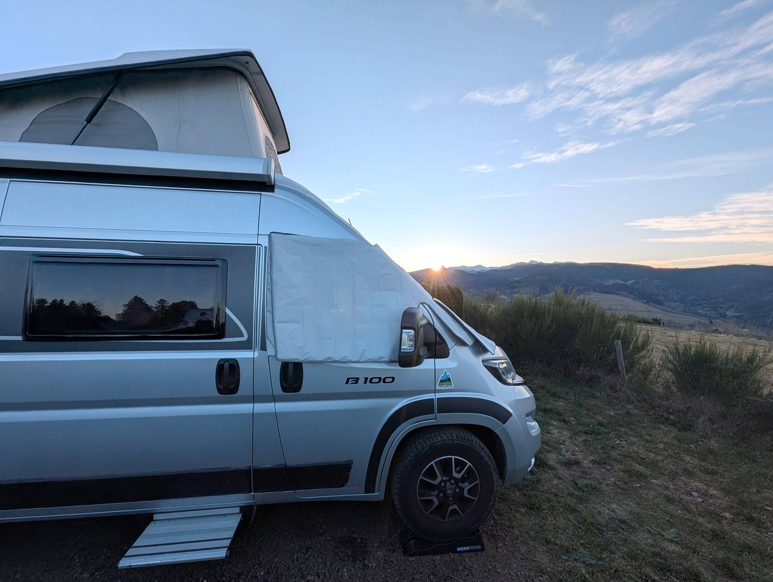 Front view from 3/4 Fiat Fiat ducato - Yescapa