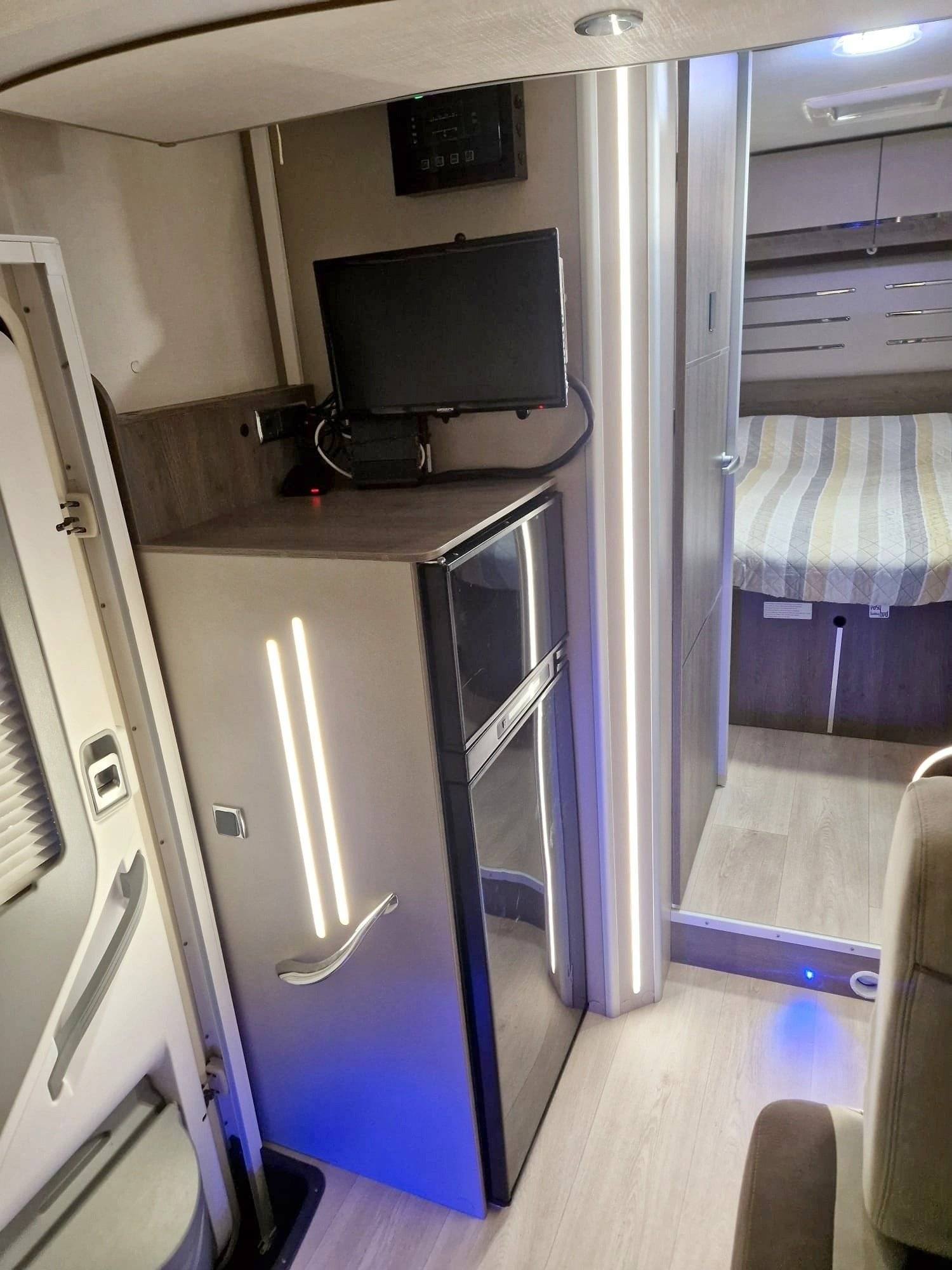 Challenger 358EB Graphite