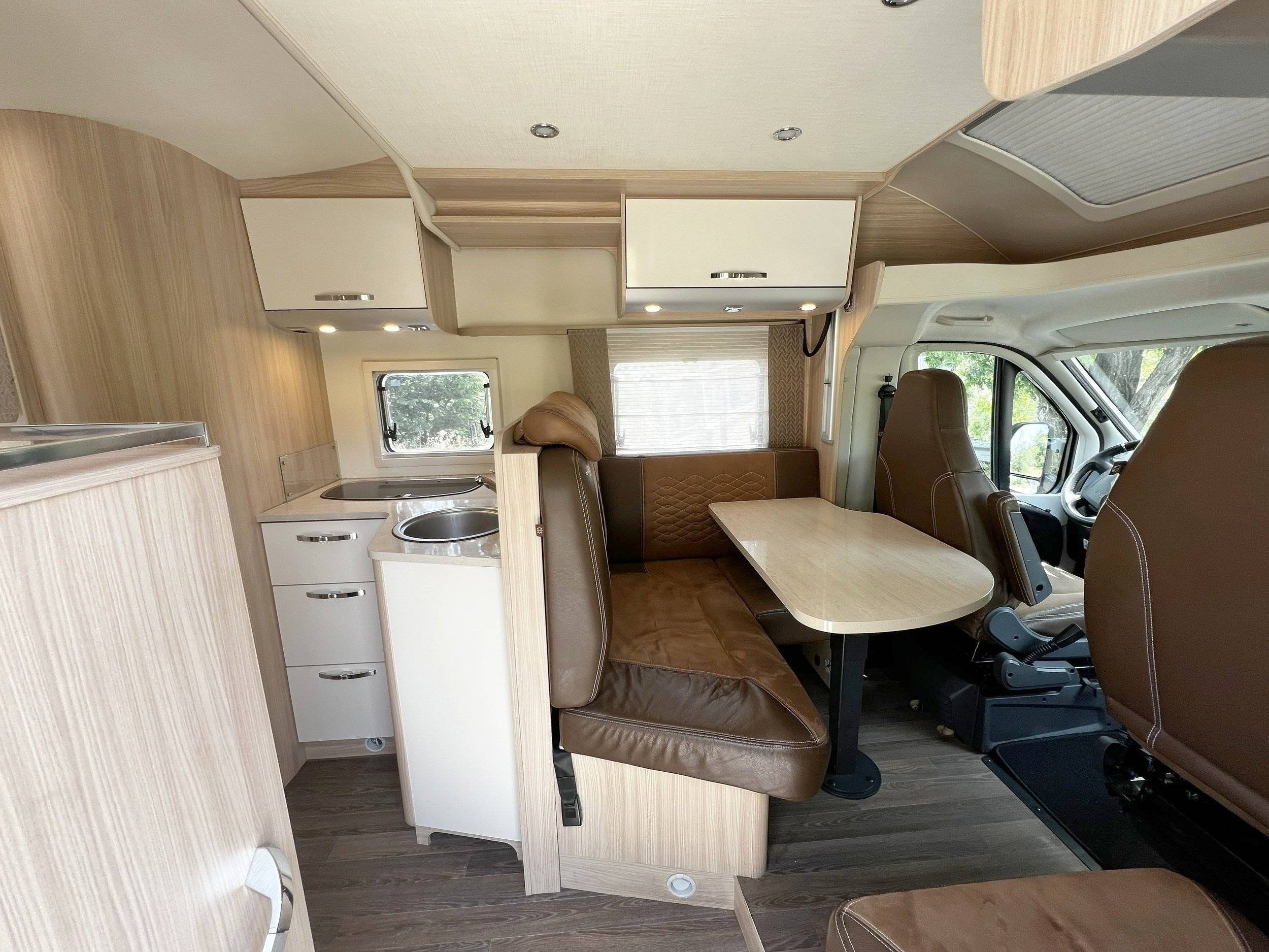 Dinette Fiat Ducato 2,3 l 150 ch/Al-Ko - Yescapa