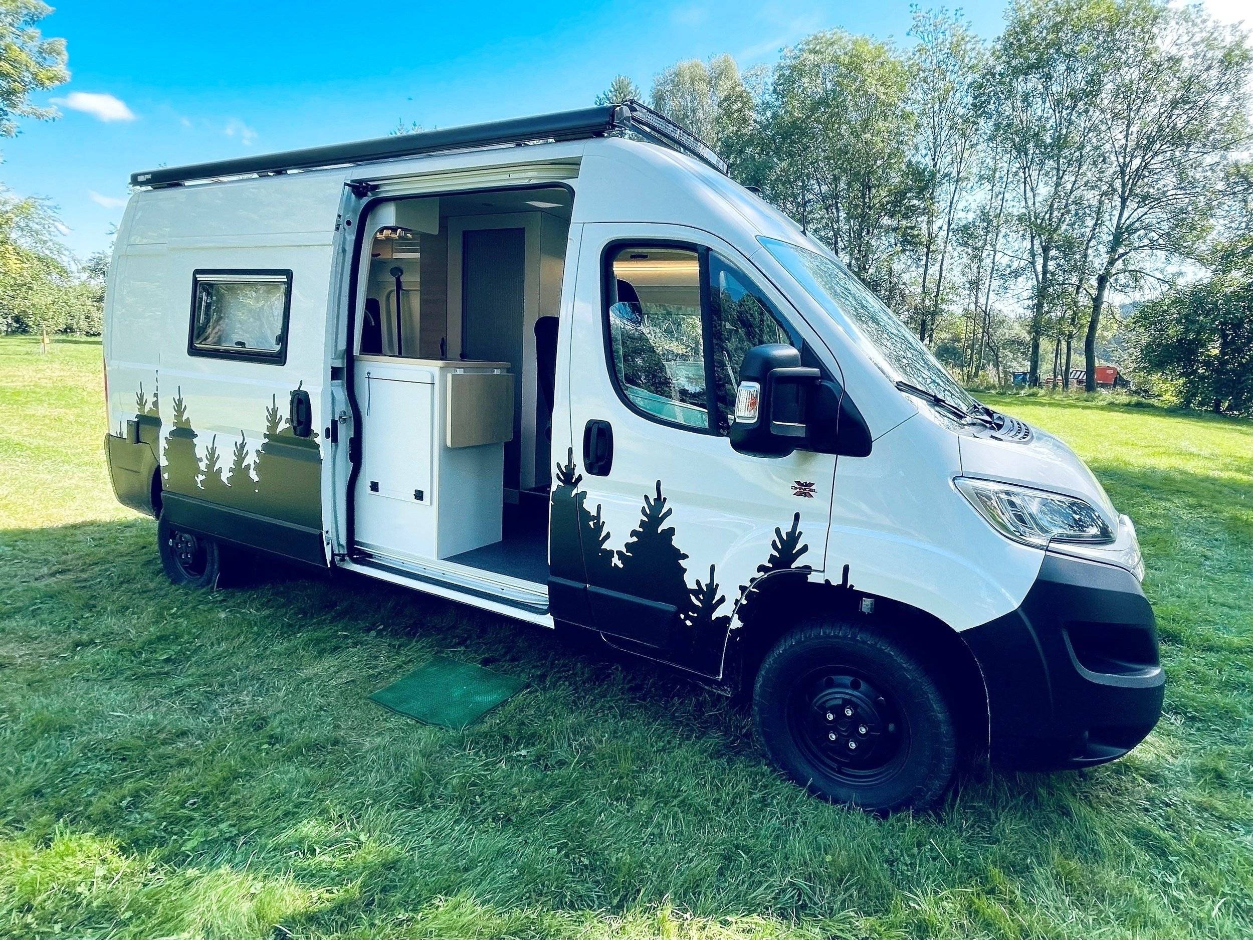 Off-grid Camper for 4 