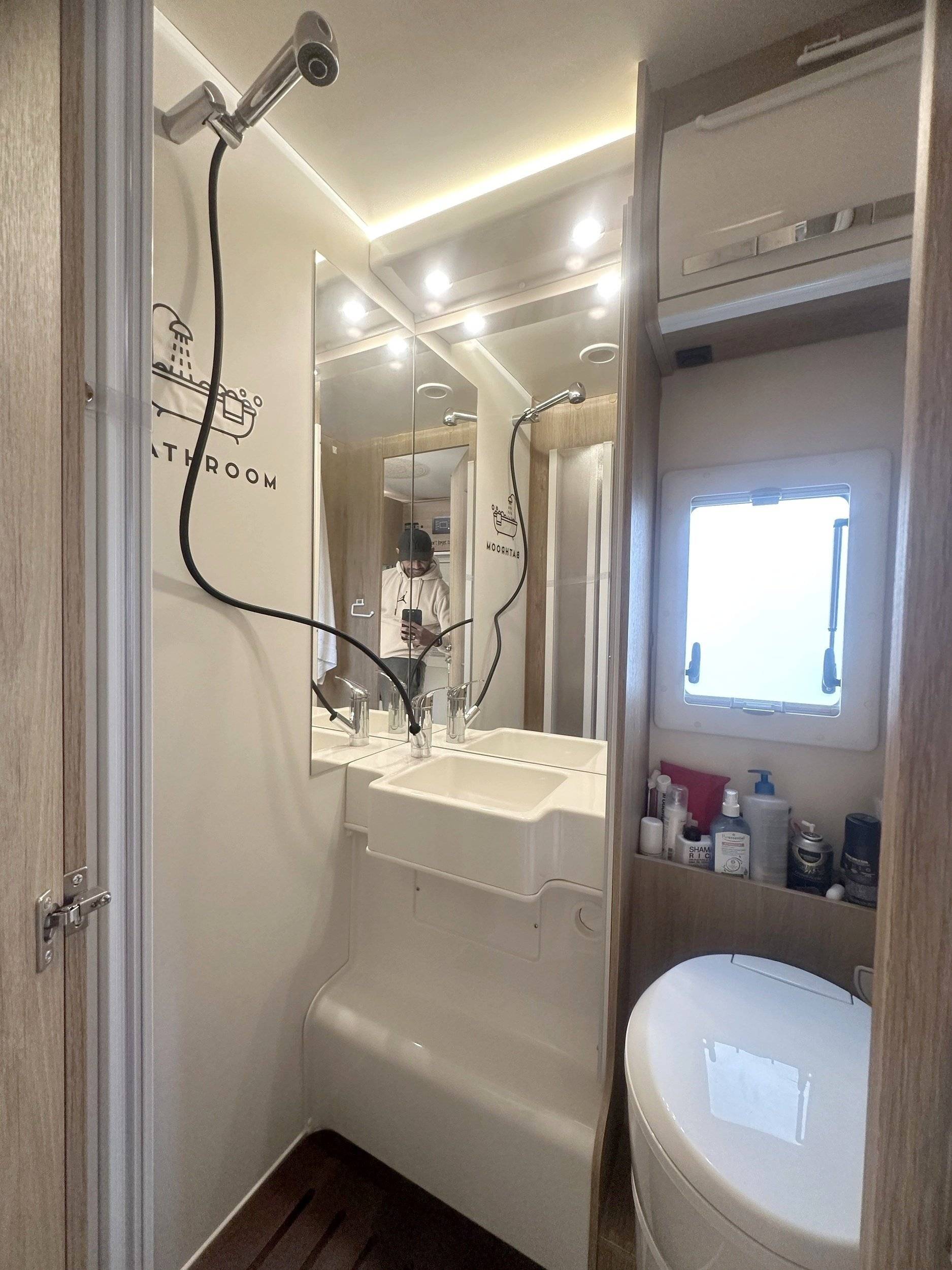 Ci CI AUTOHOMES HORON 77 M